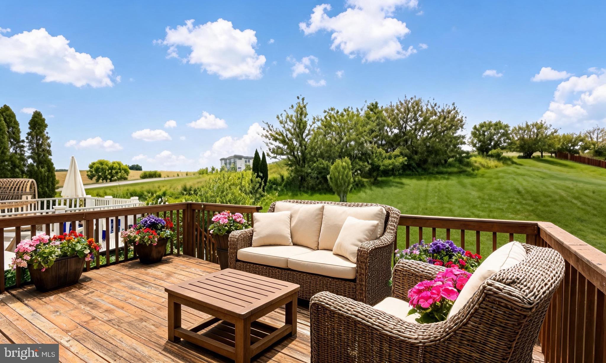 COLONIAL HILLS - Residential