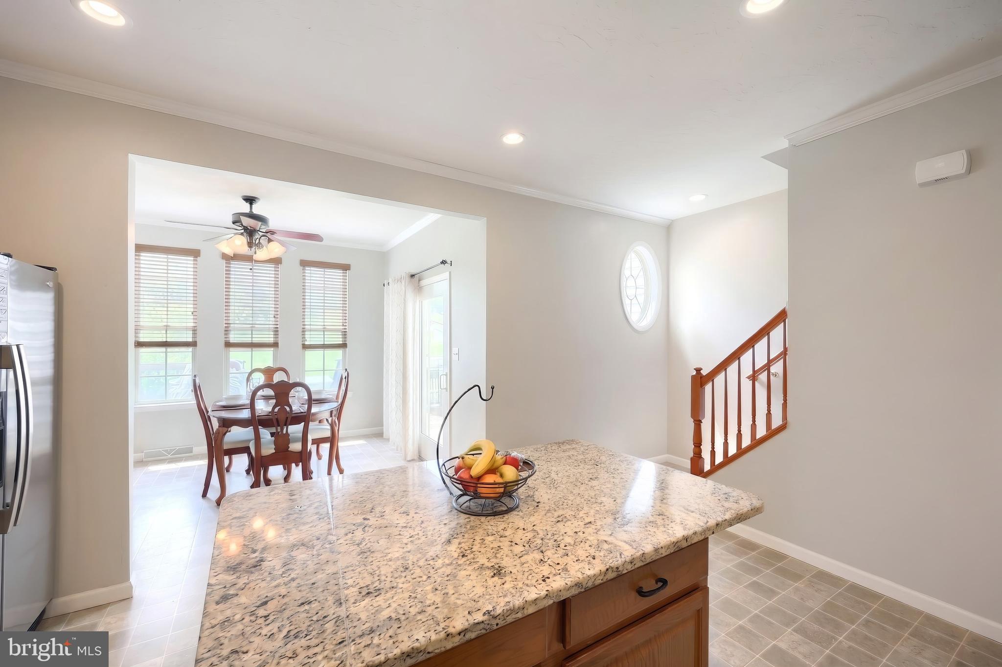 COLONIAL HILLS - Residential