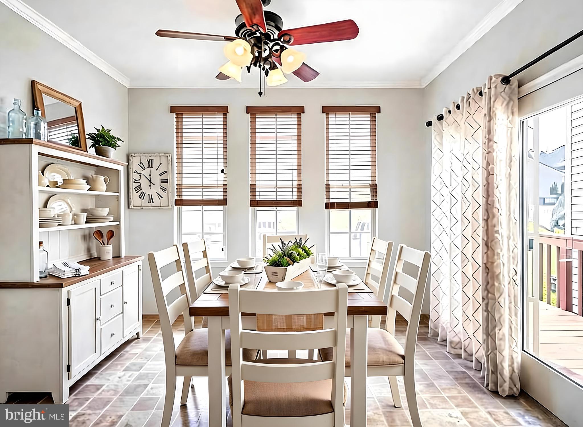 COLONIAL HILLS - Residential