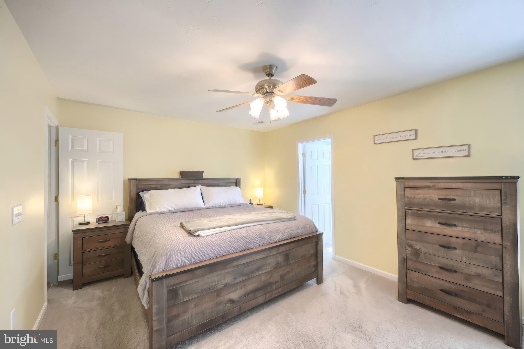 COLONIAL HILLS - Residential