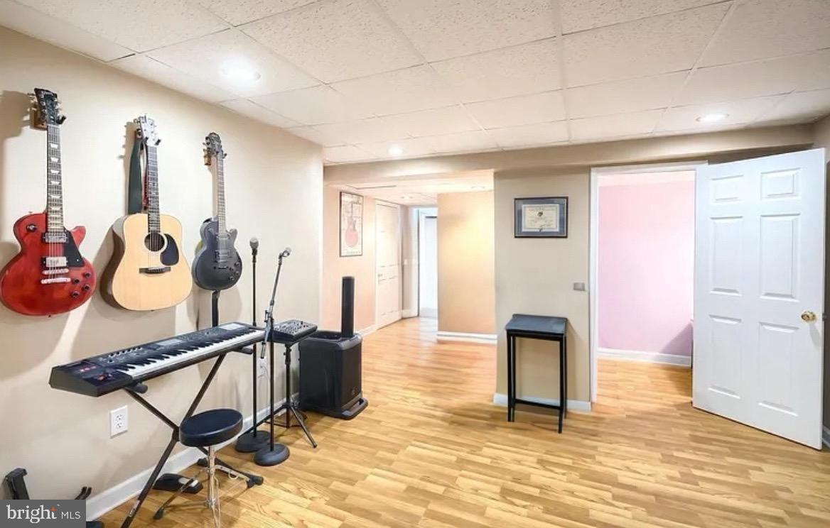 COLONIAL HILLS - Residential