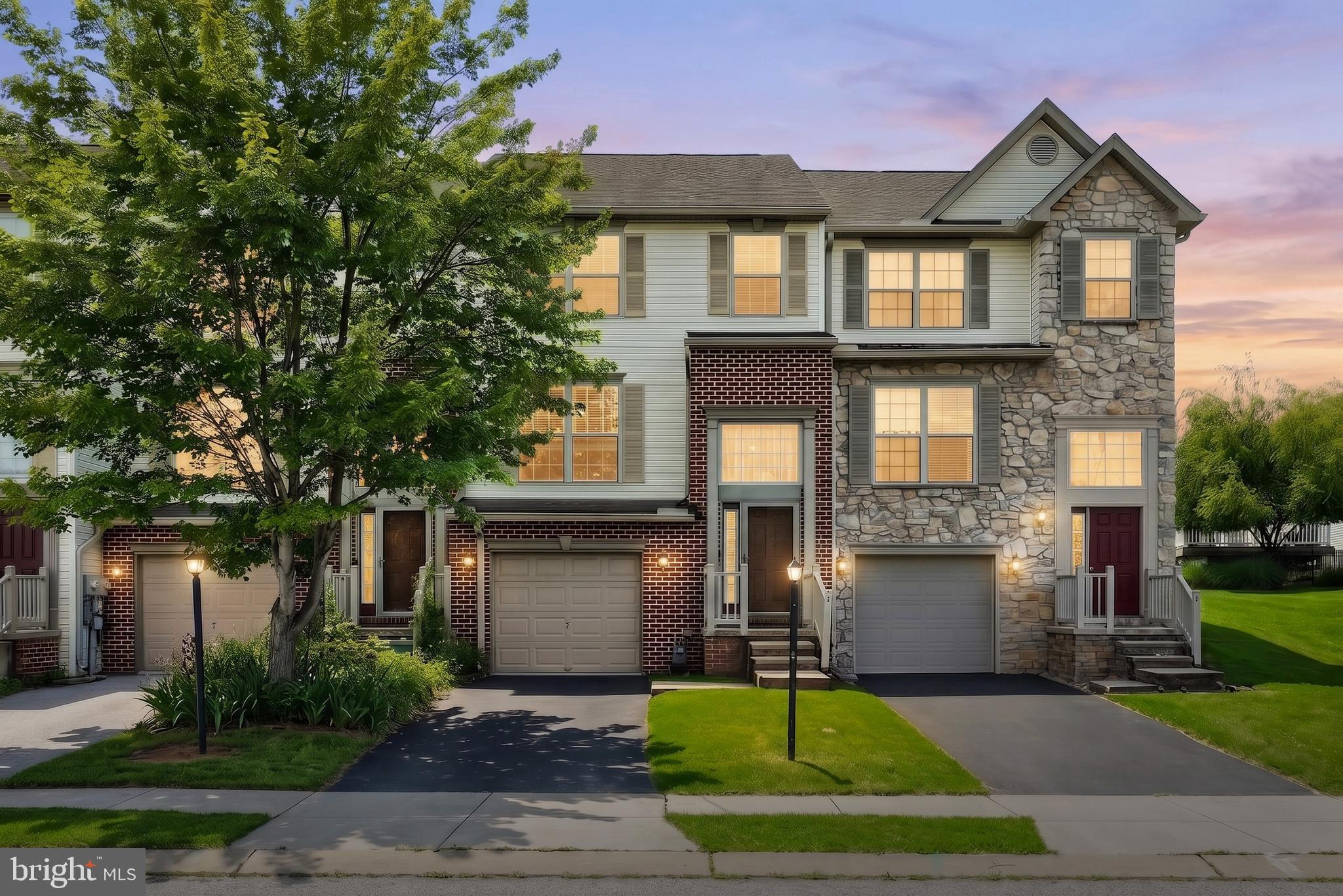 COLONIAL HILLS - Residential