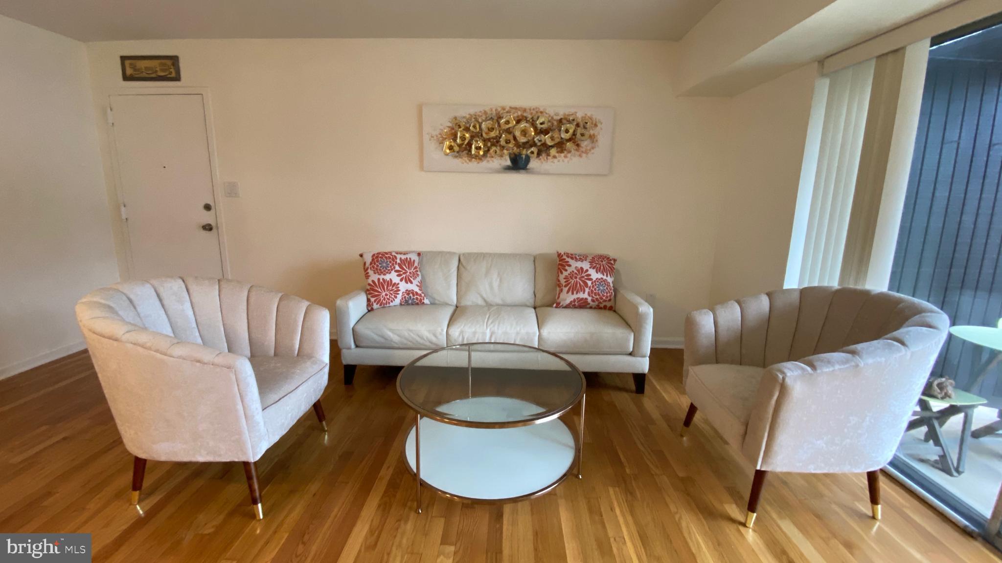 MCLEAN HILLS - Residential
