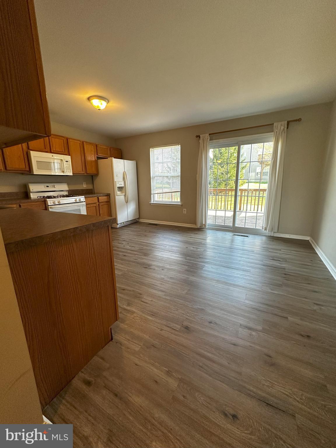 HUNT CLUB - Residential Lease