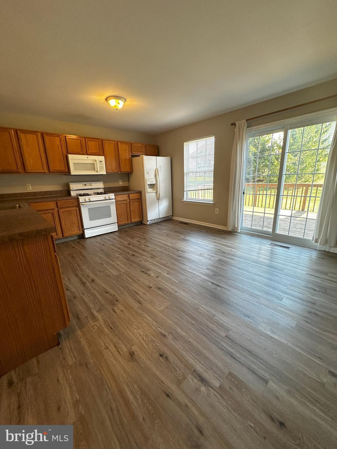 HUNT CLUB - Residential Lease