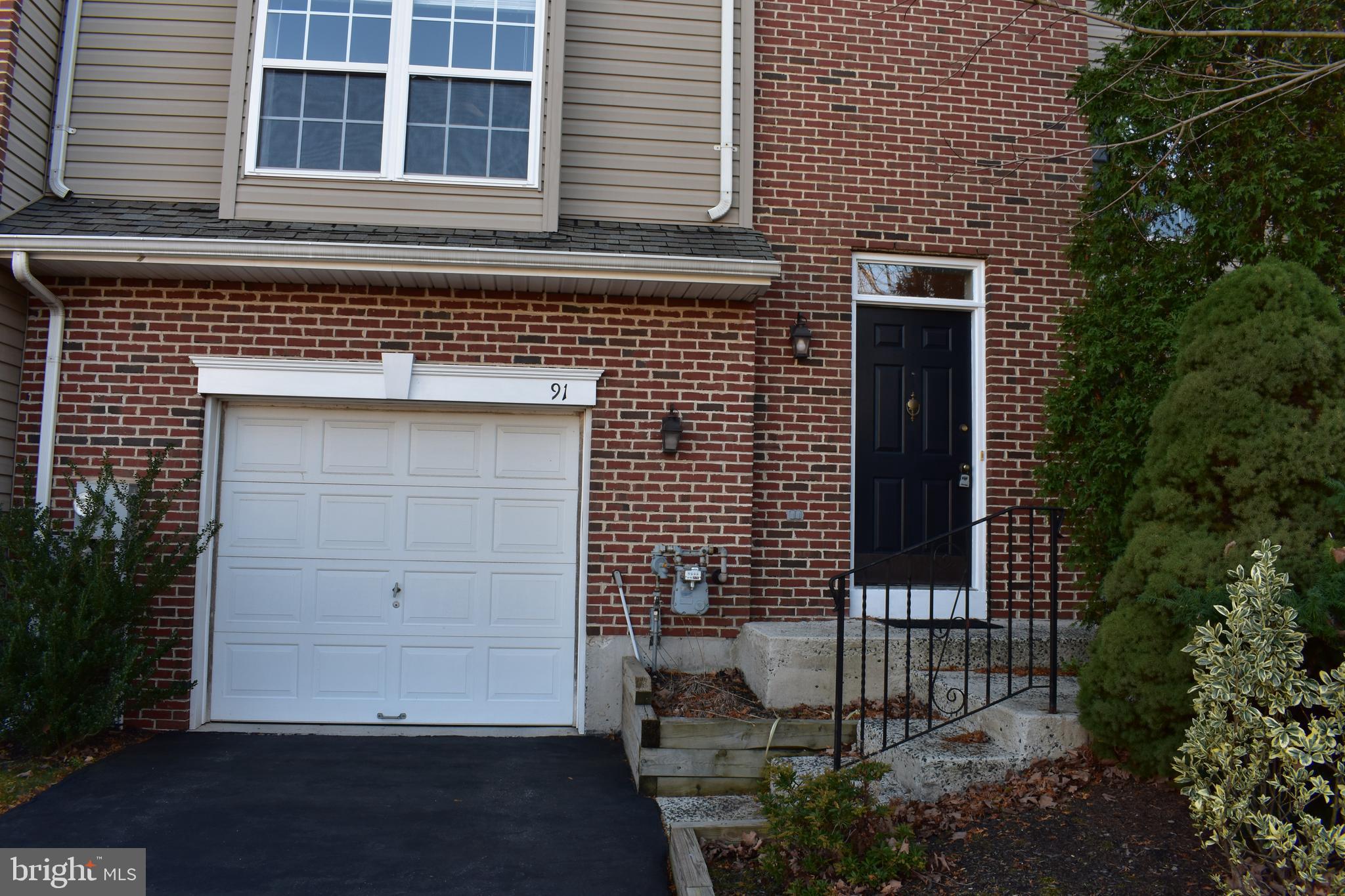 HUNT CLUB - Residential Lease