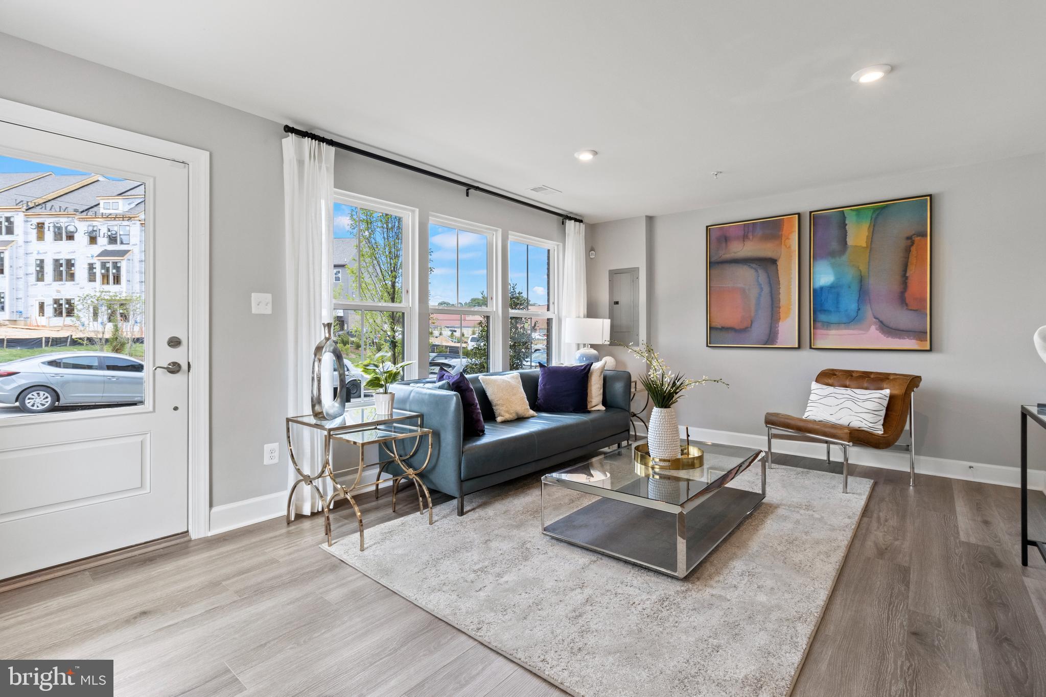 GATEWAY WEST - Residential