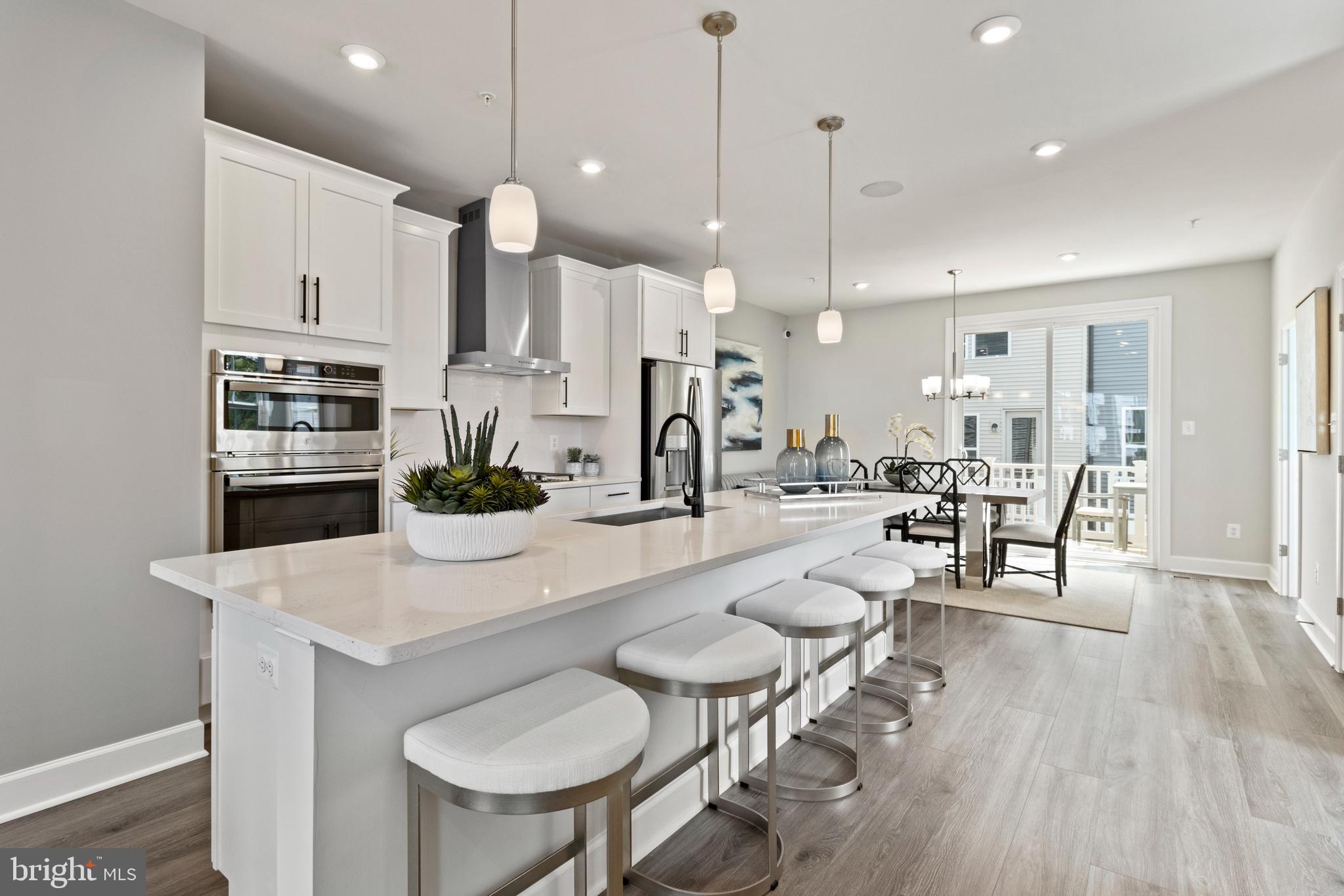 GATEWAY WEST - Residential