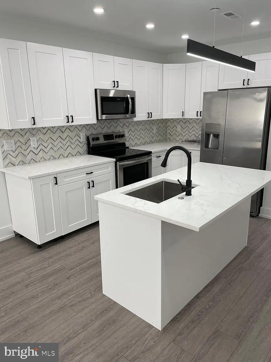 OLDE RICHMOND - Residential Lease