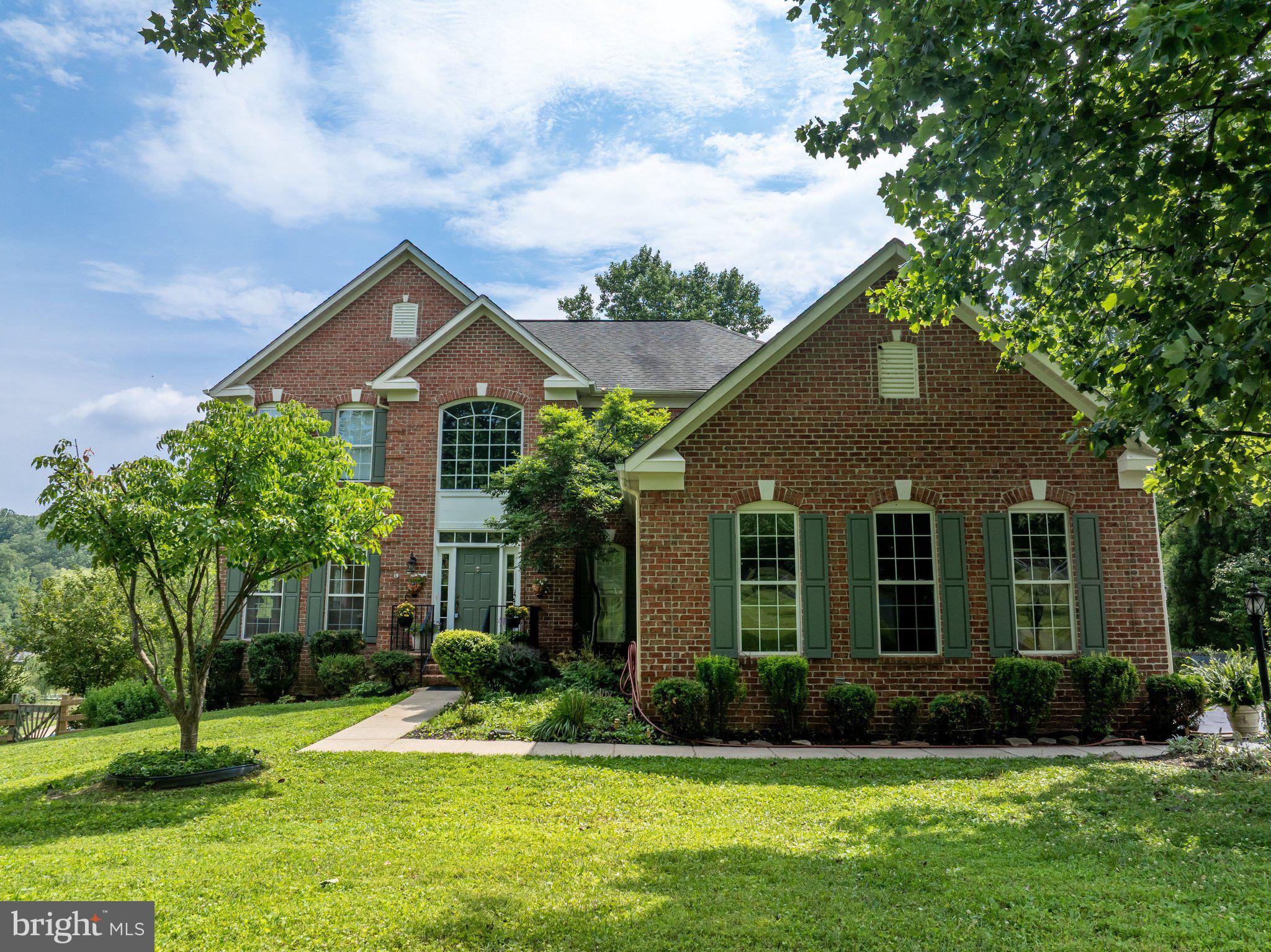 JONATHANS DELIGHT - Residential