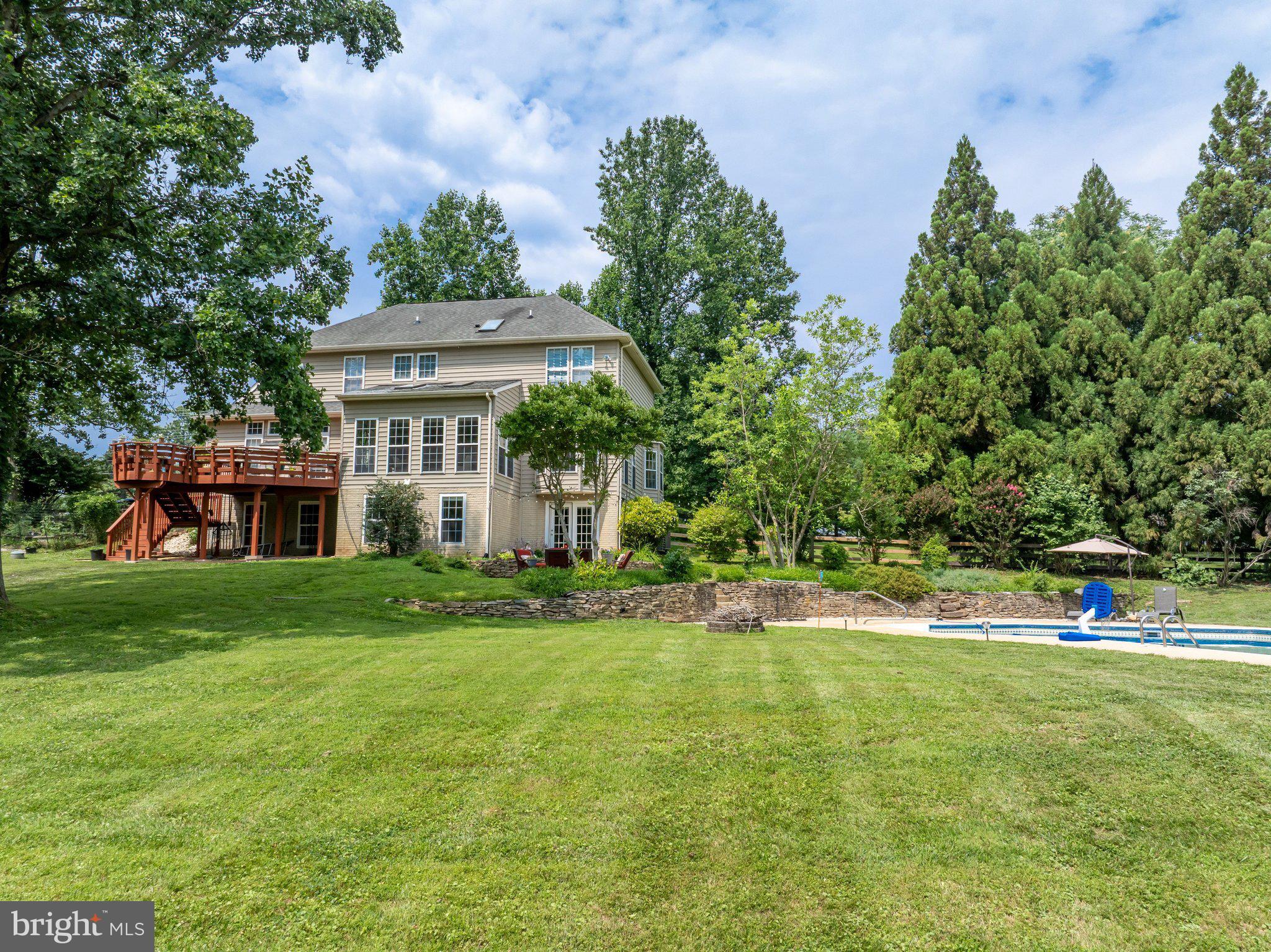JONATHANS DELIGHT - Residential