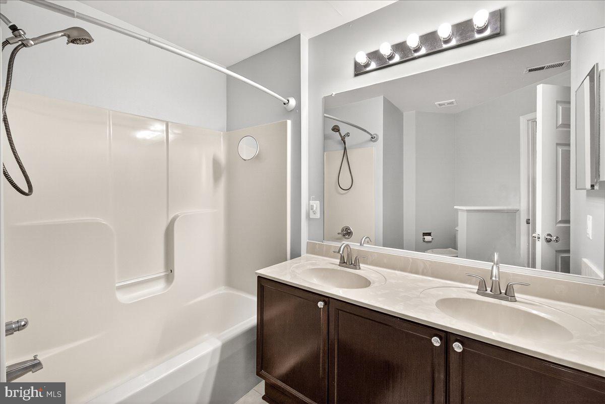 WHITTIER ECHO GLEN - Residential