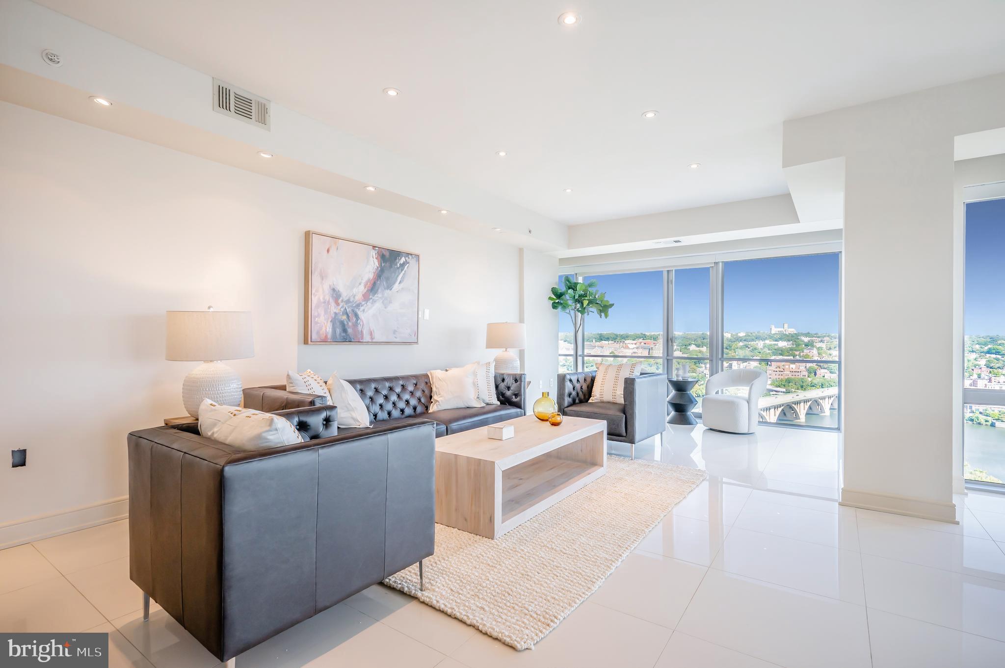 THE WATERVIEW - Residential