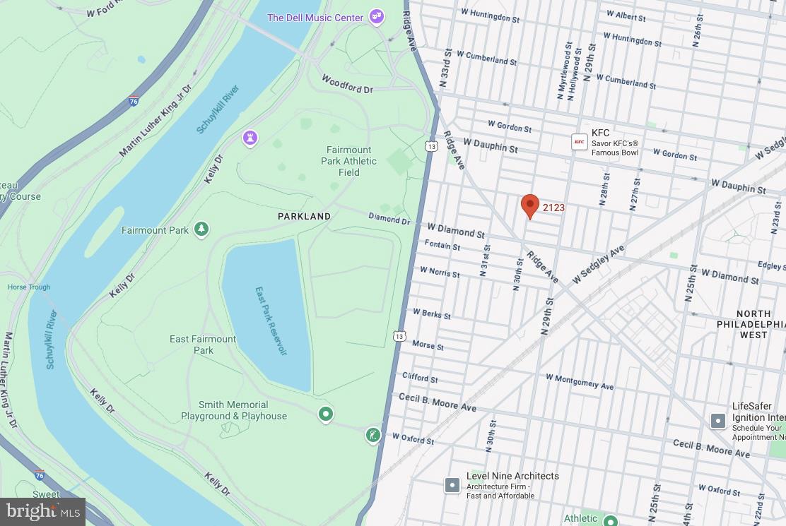 STRAWBERRY MANSION - Land