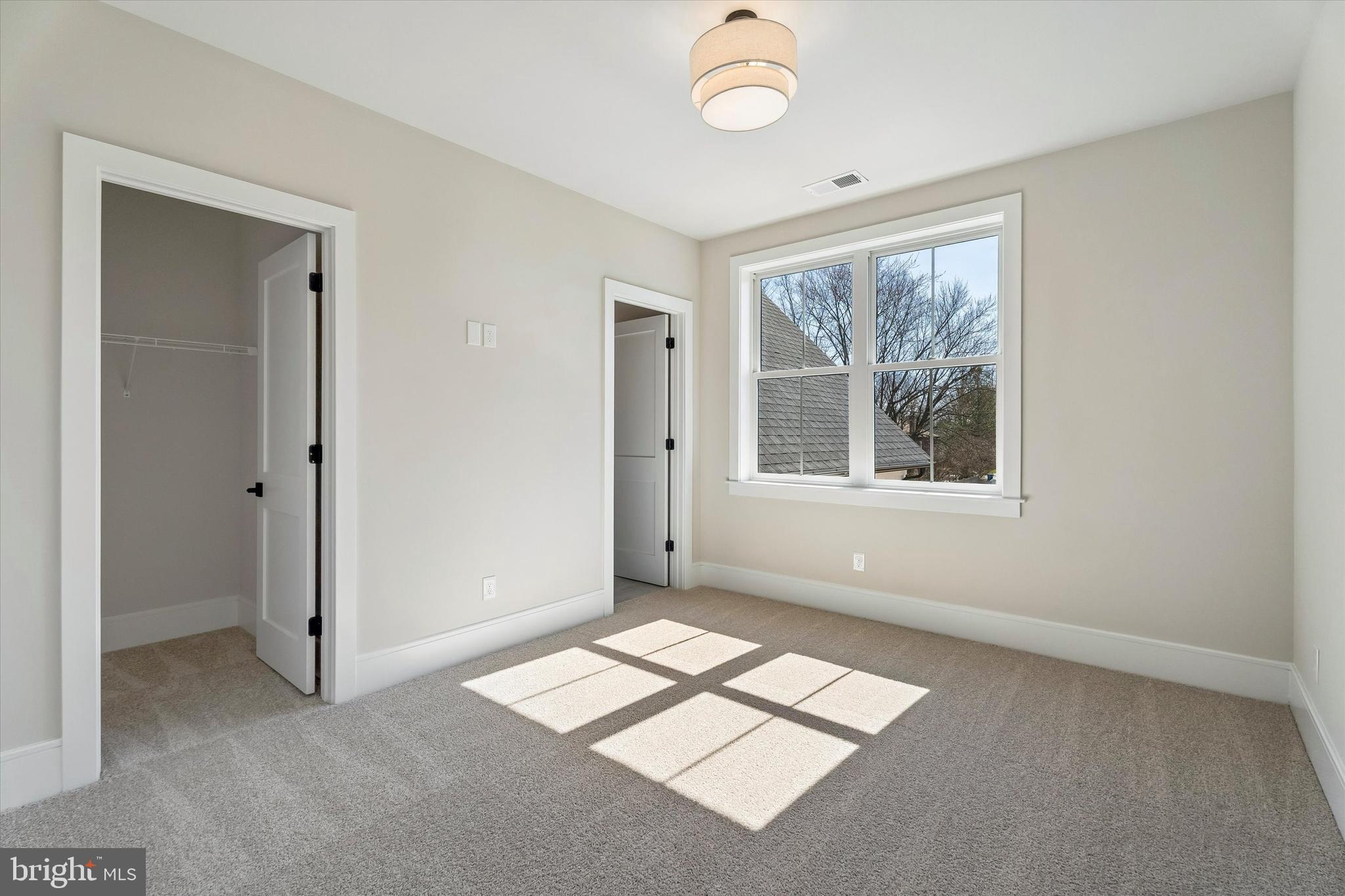 LANSDALE - Residential