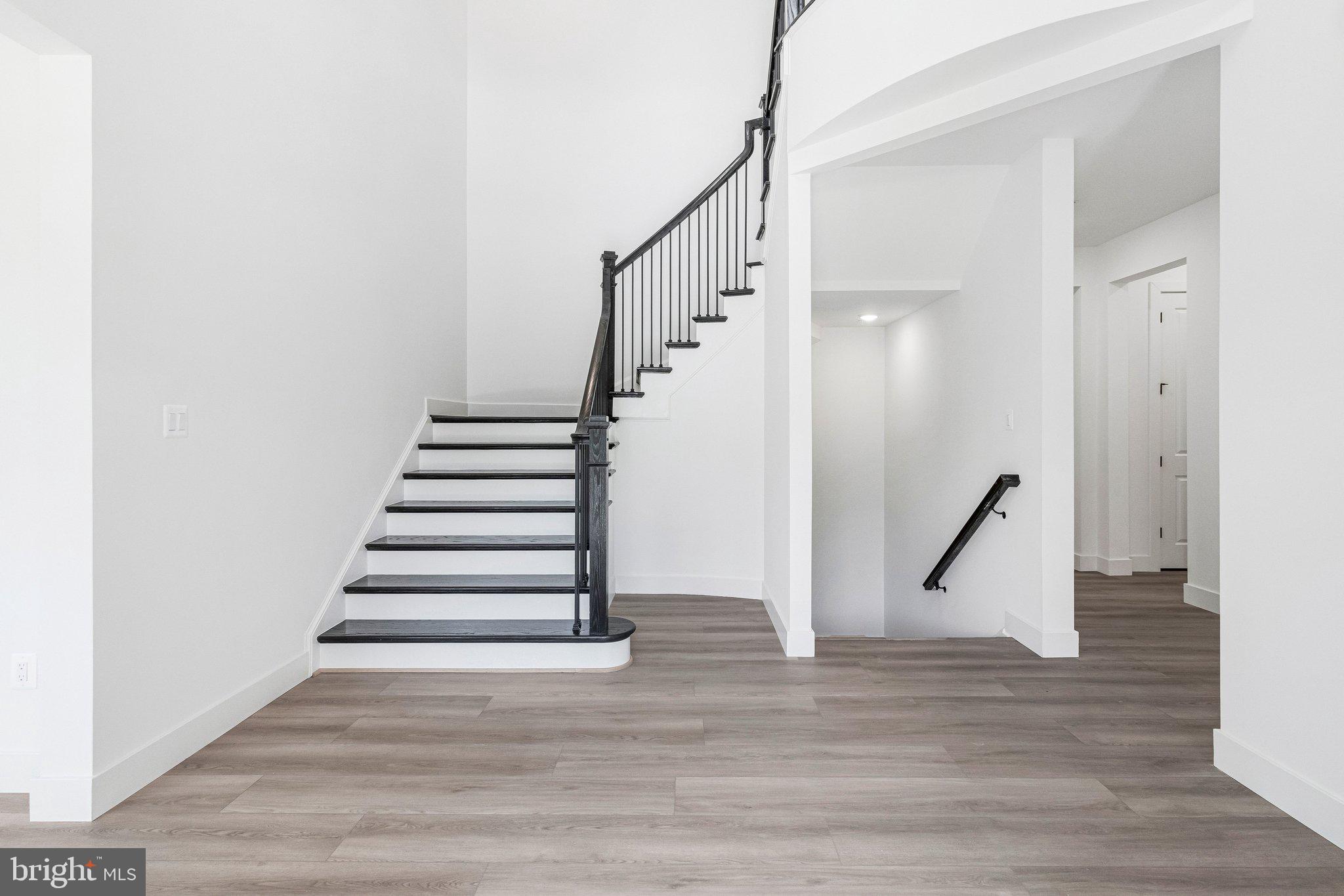 ST JAMES - Residential