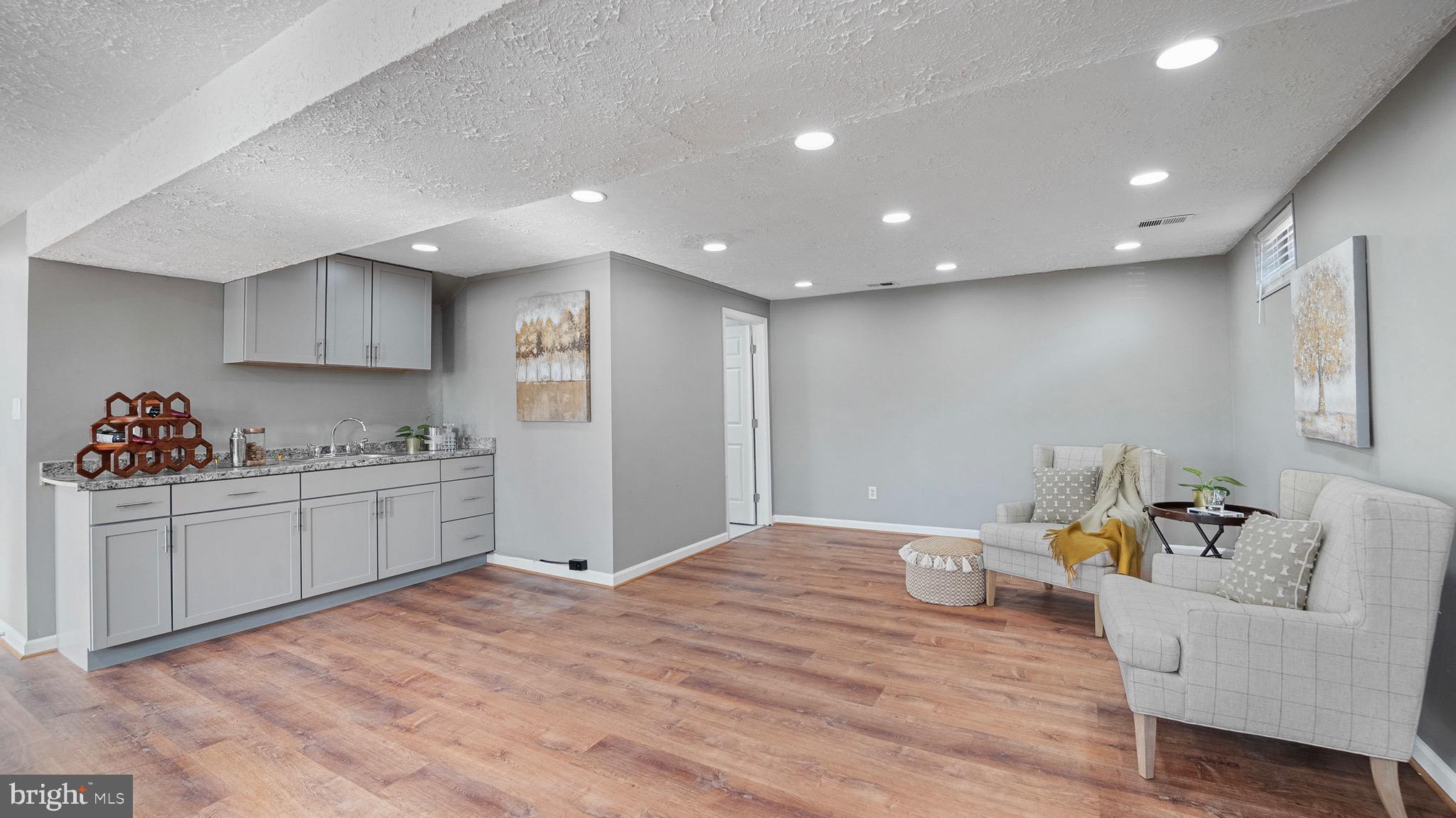 WOODBRIDGE VALLEY - Residential