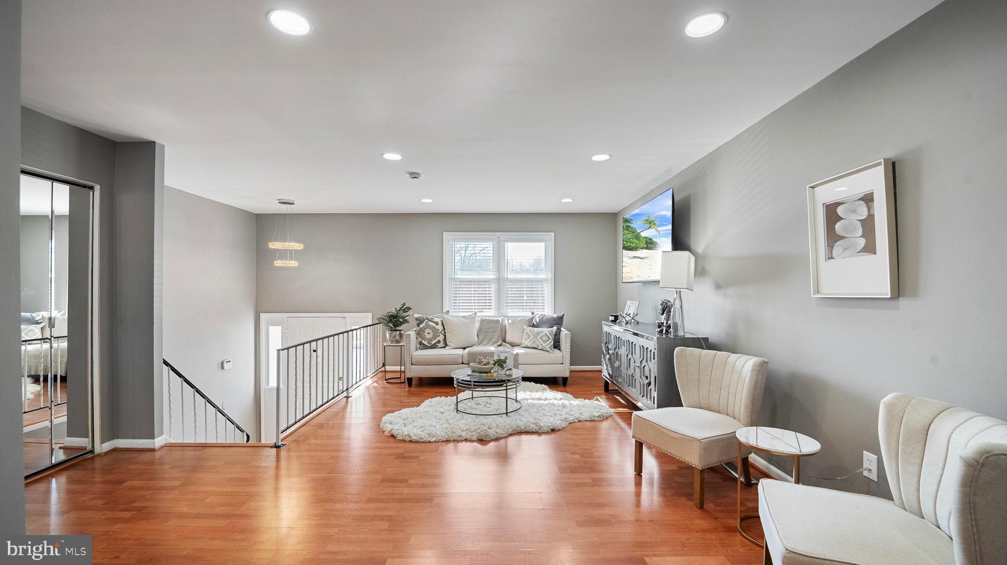 WOODBRIDGE VALLEY - Residential