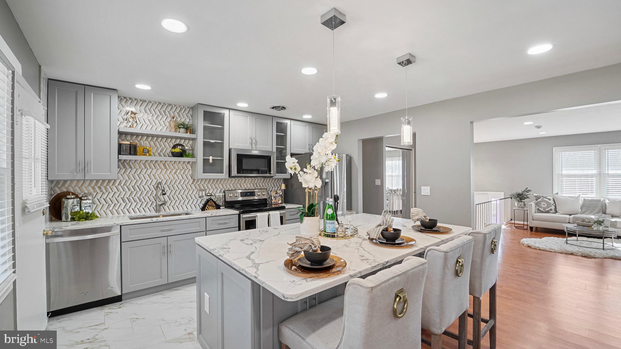 WOODBRIDGE VALLEY - Residential