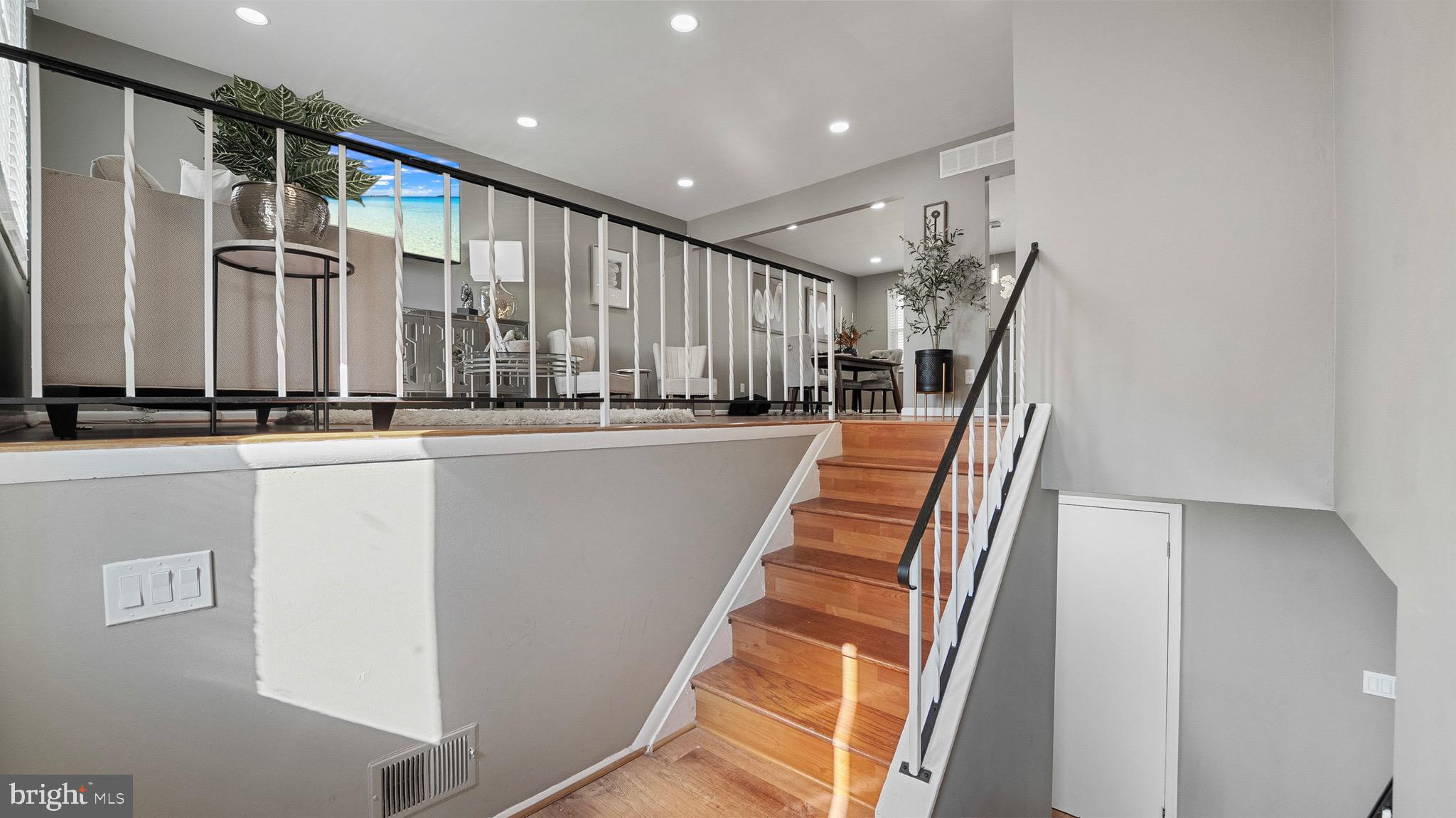 WOODBRIDGE VALLEY - Residential