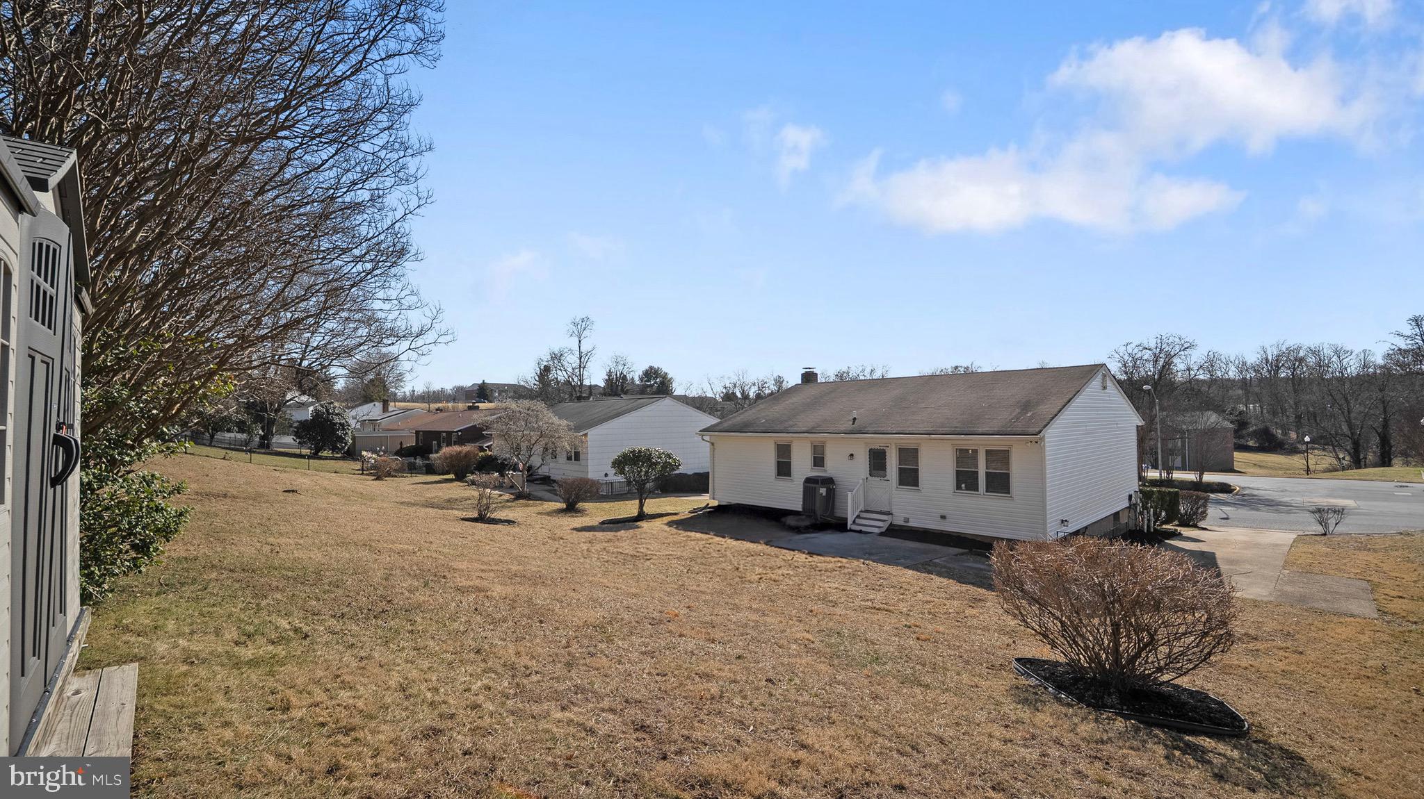 WOODBRIDGE VALLEY - Residential