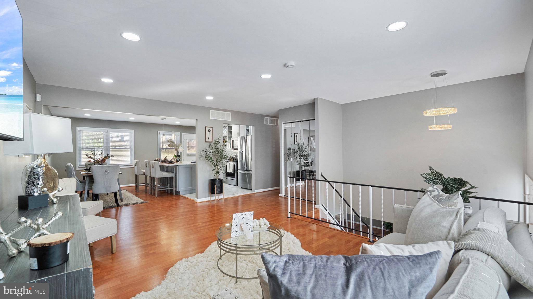 WOODBRIDGE VALLEY - Residential