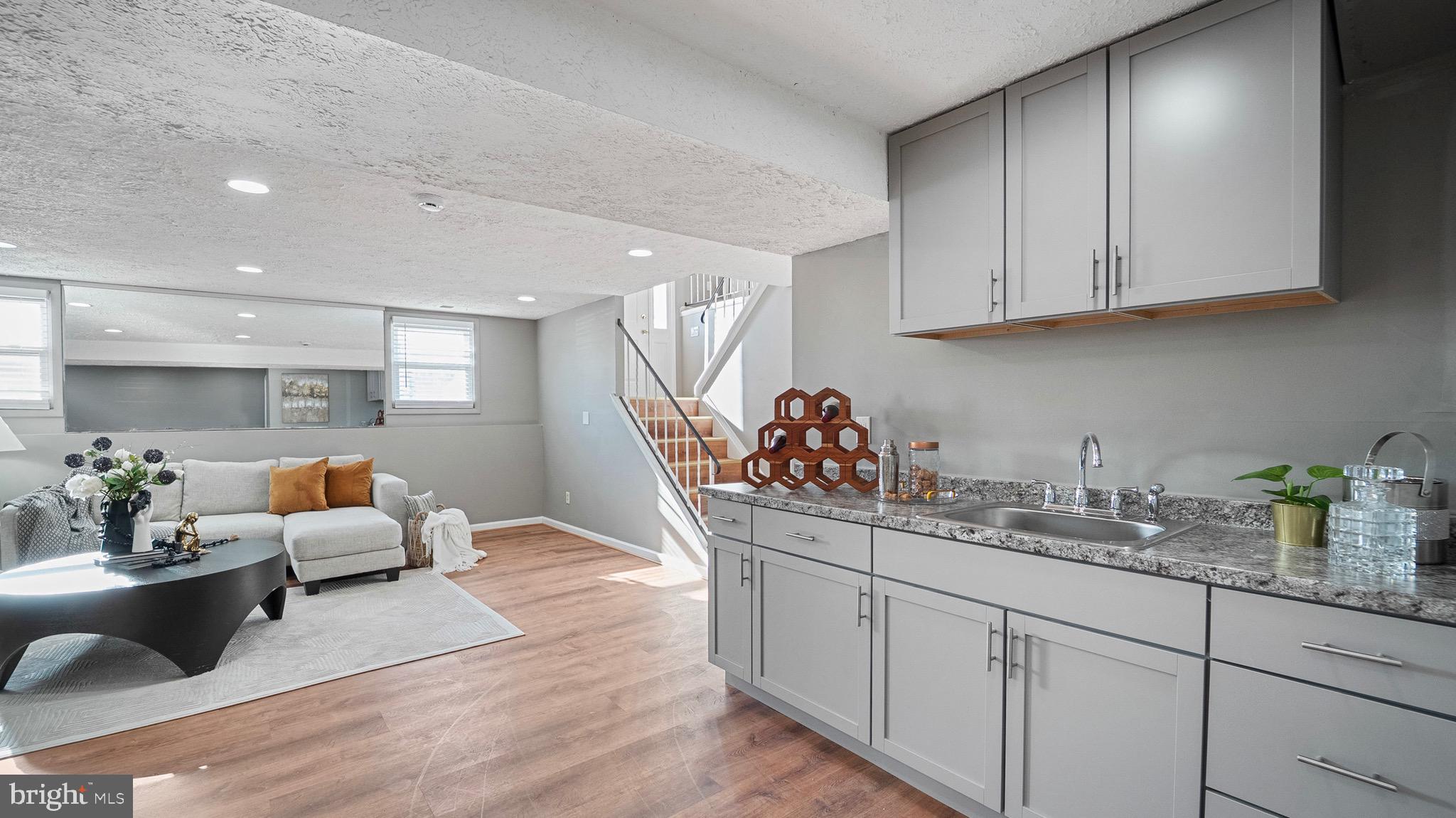 WOODBRIDGE VALLEY - Residential