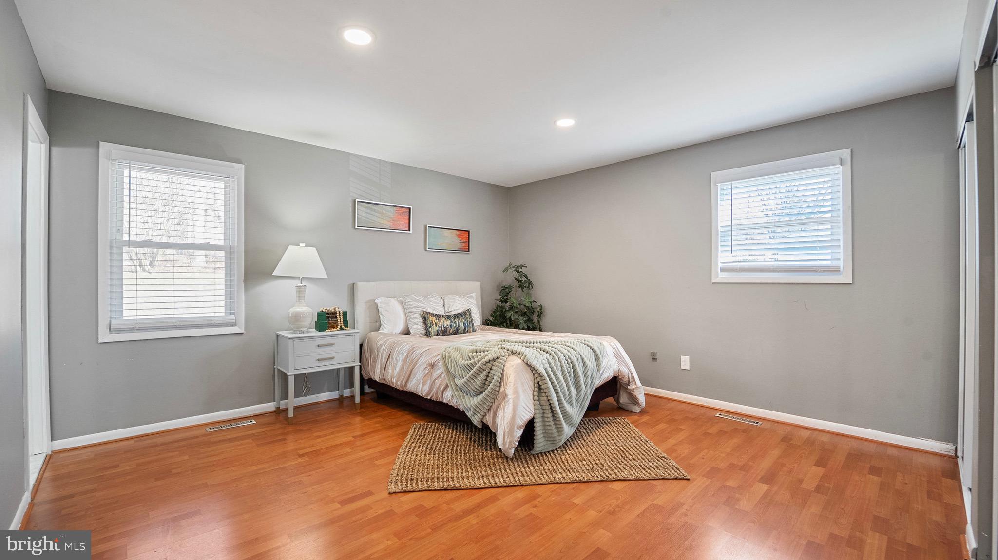 WOODBRIDGE VALLEY - Residential