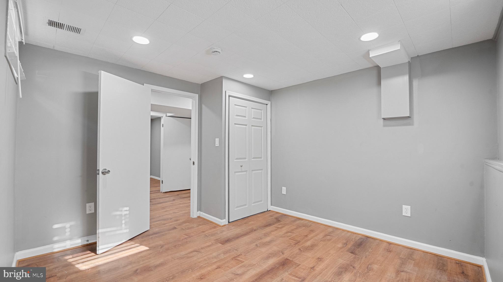 WOODBRIDGE VALLEY - Residential