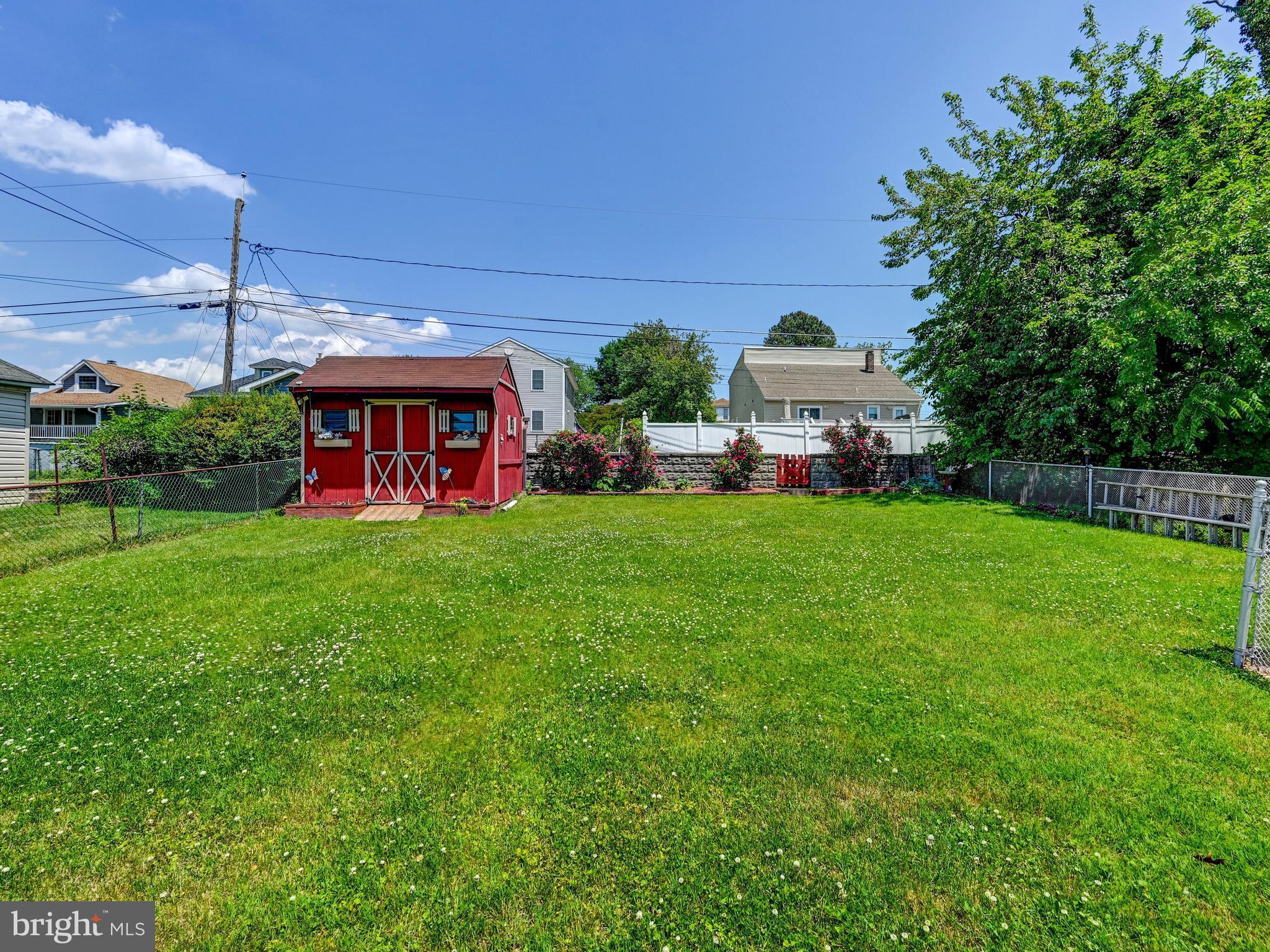 NEW PITTSBURG - Residential