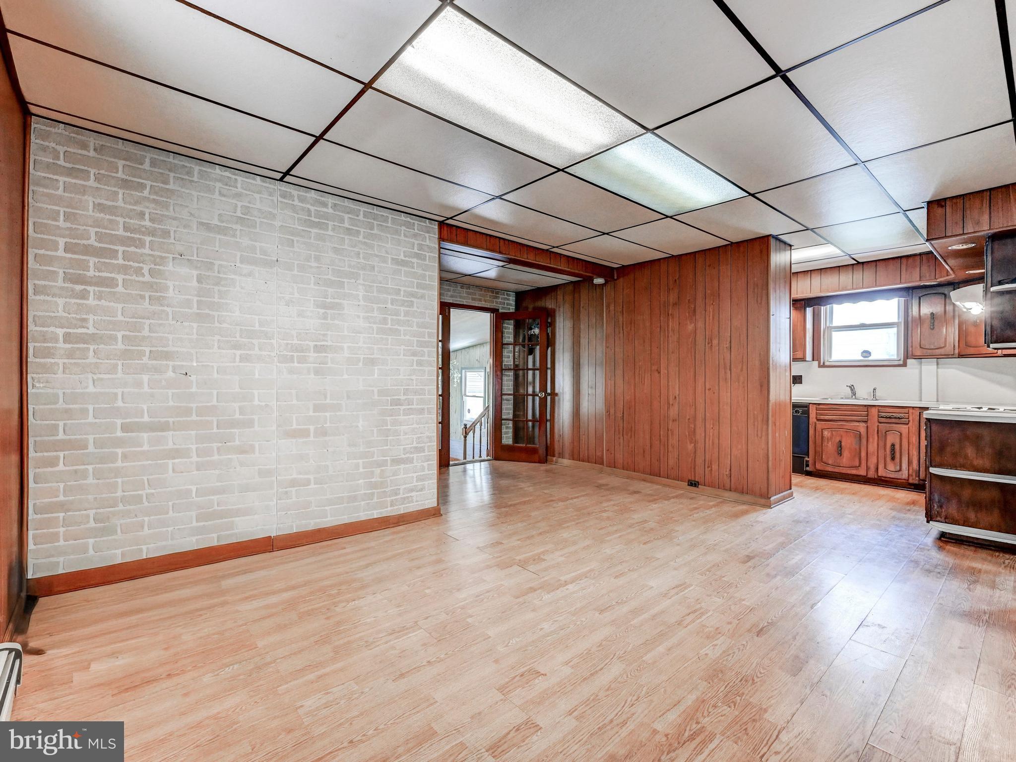 NEW PITTSBURG - Residential