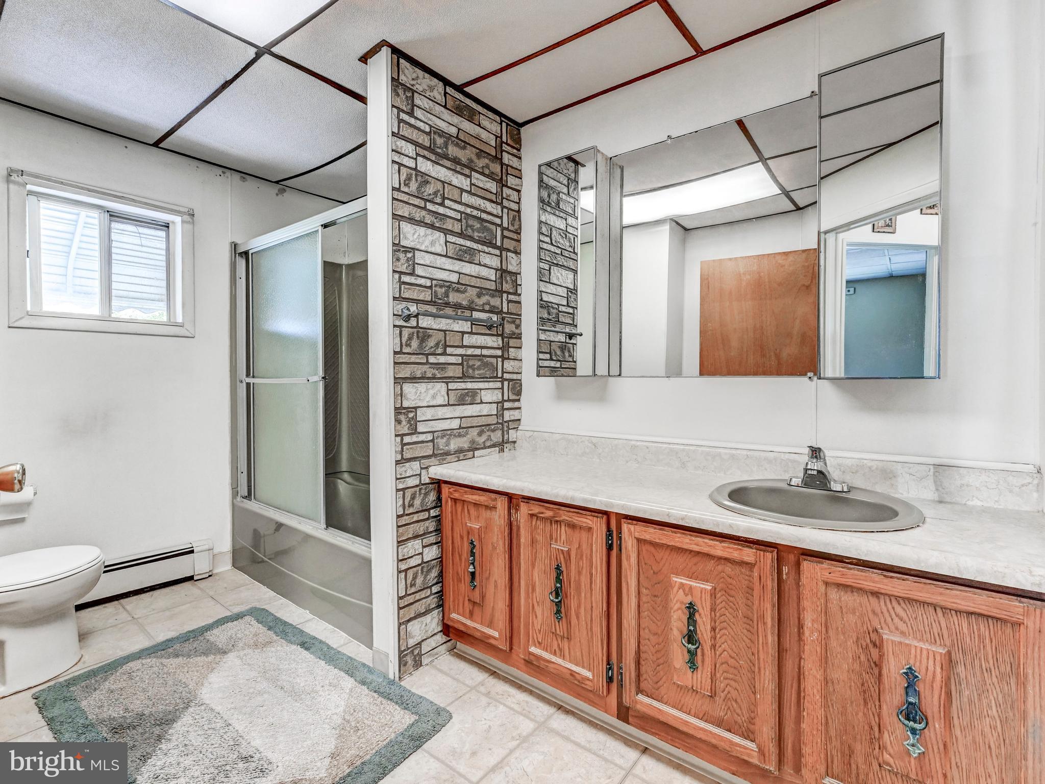 NEW PITTSBURG - Residential
