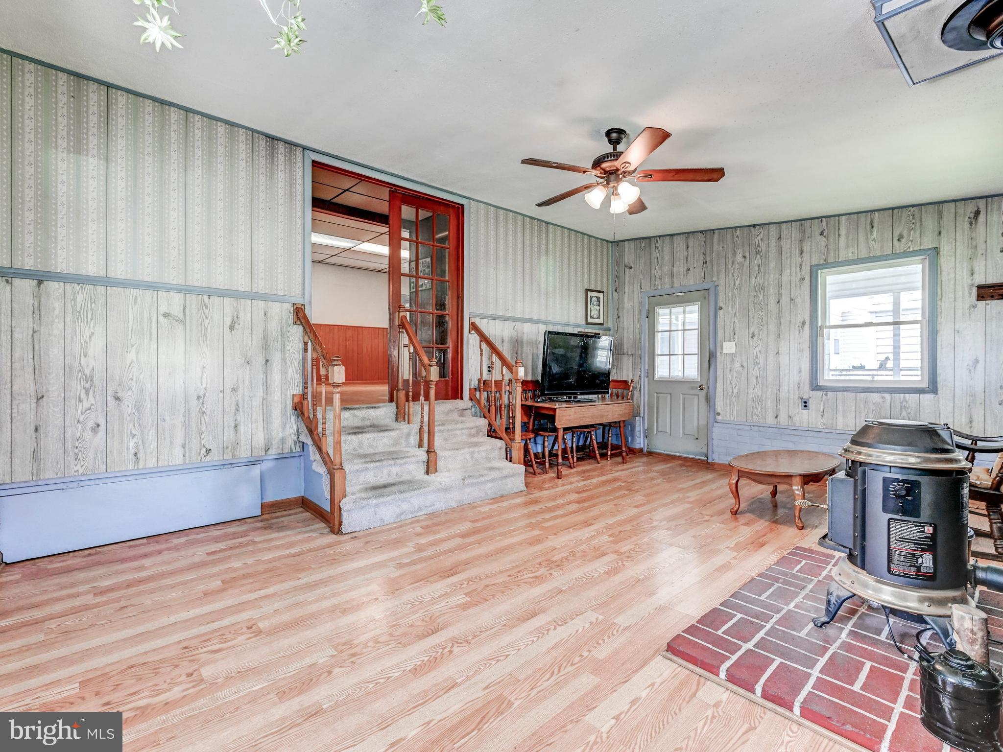 NEW PITTSBURG - Residential