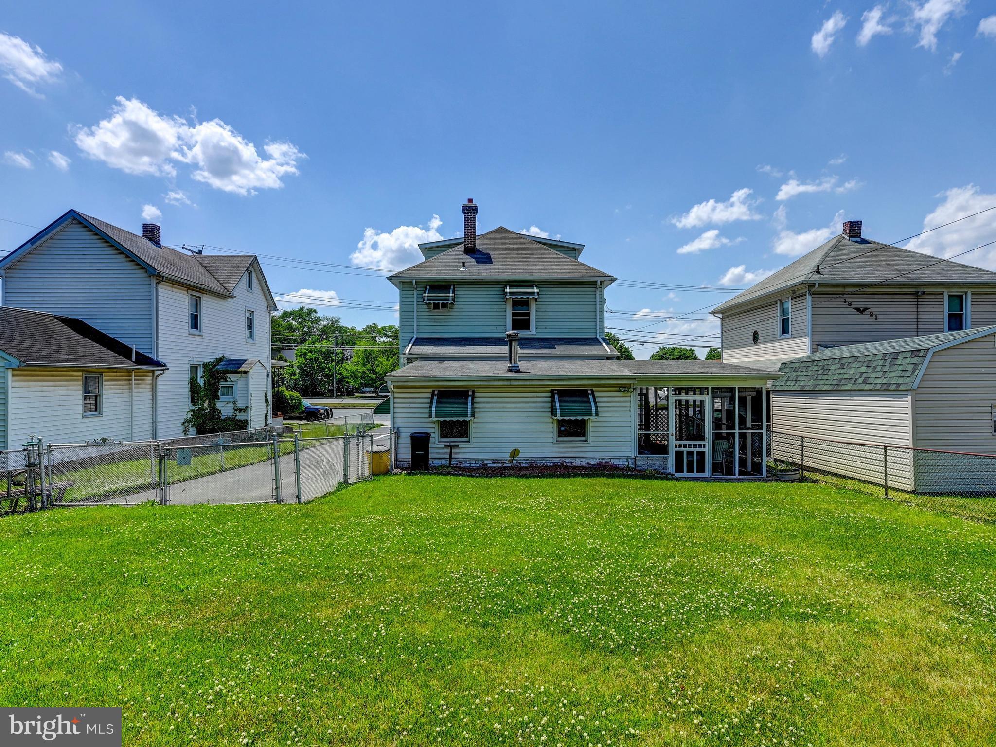 NEW PITTSBURG - Residential