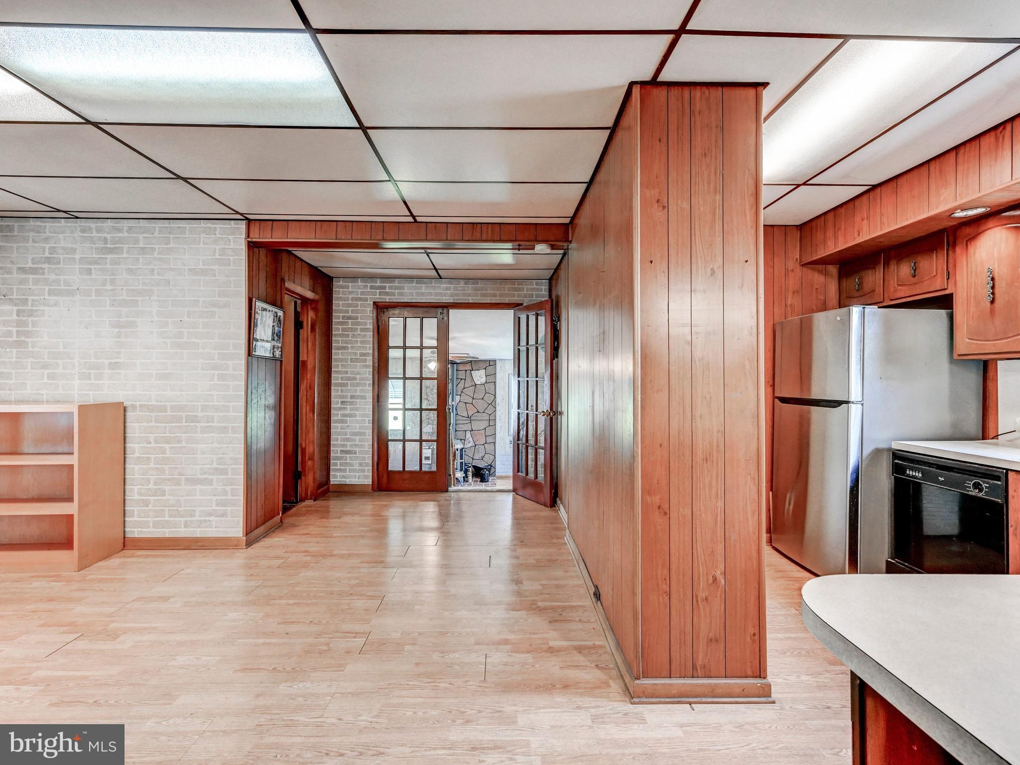 NEW PITTSBURG - Residential