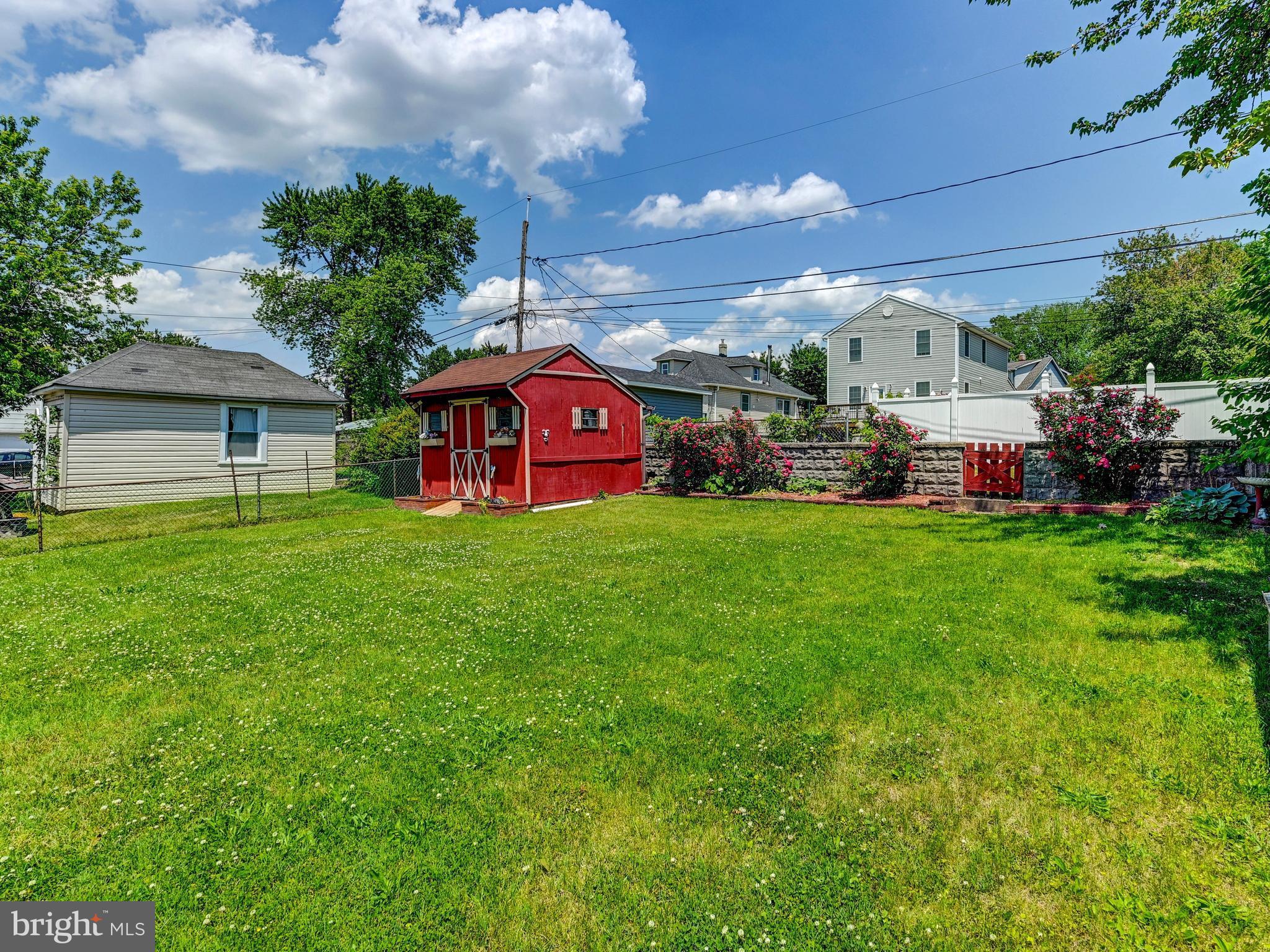 NEW PITTSBURG - Residential