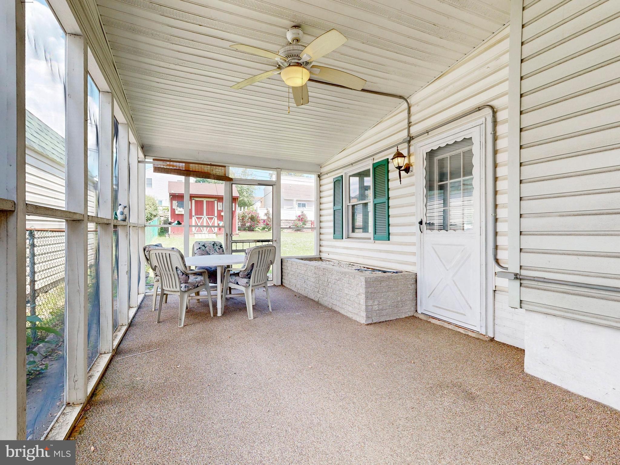 NEW PITTSBURG - Residential