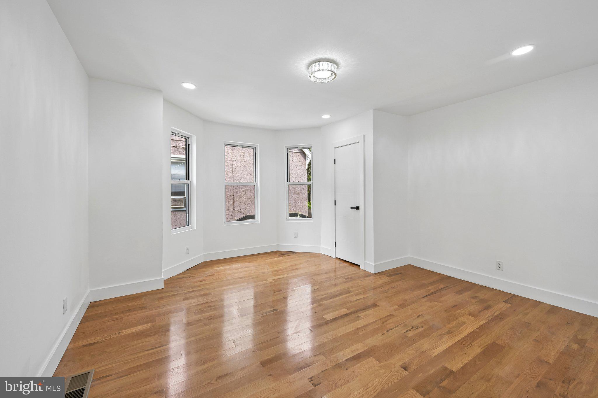 LANSDOWNE - Residential