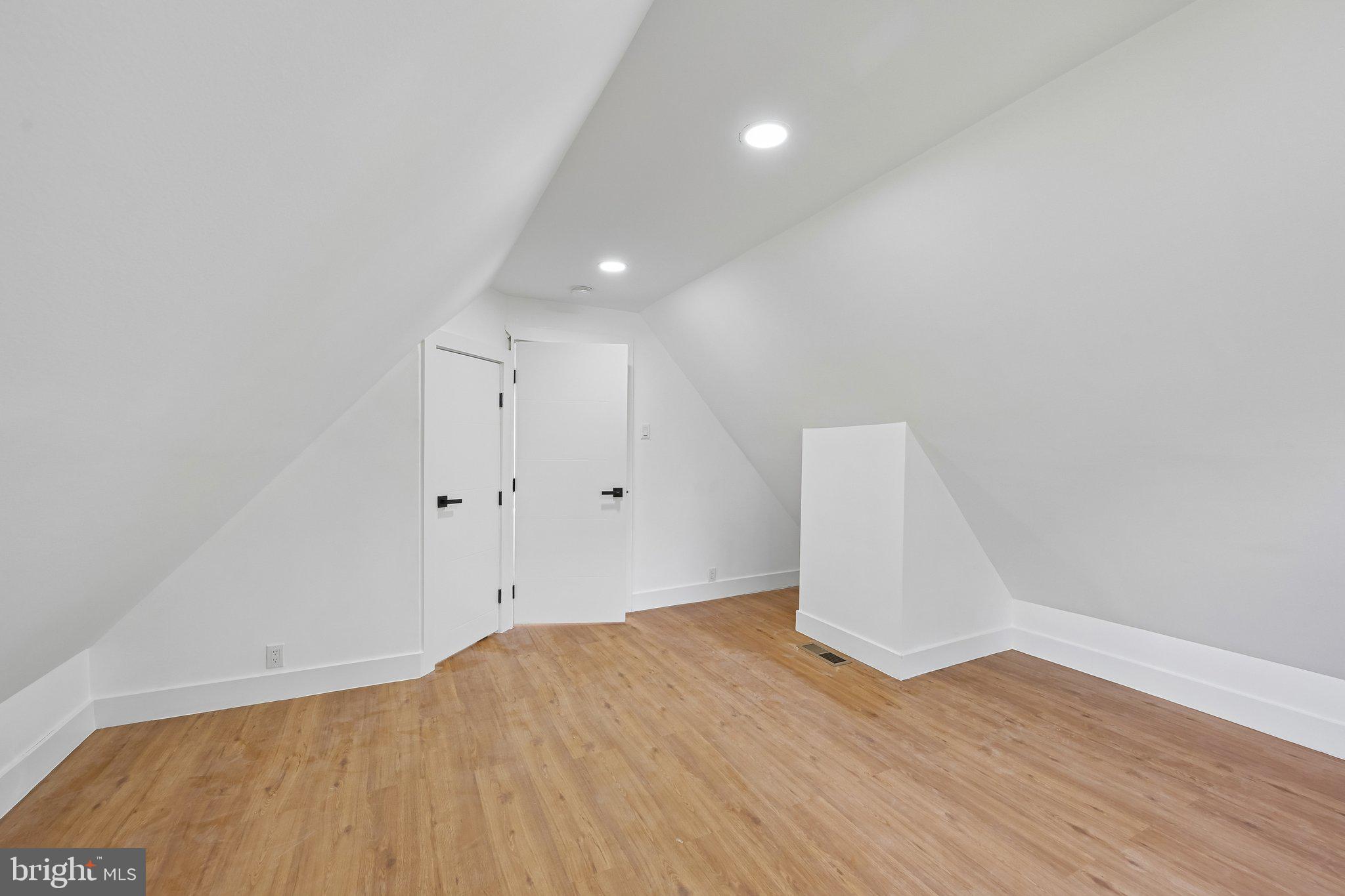 LANSDOWNE - Residential