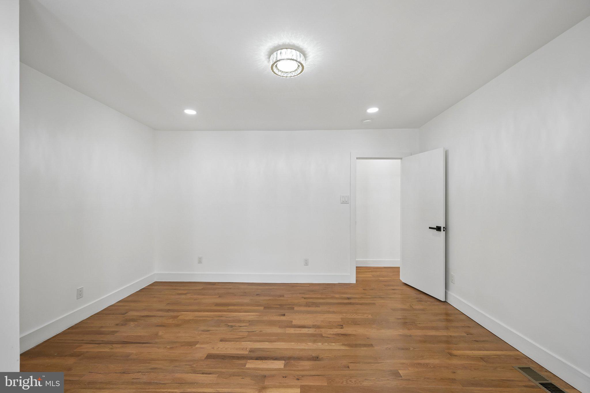 LANSDOWNE - Residential