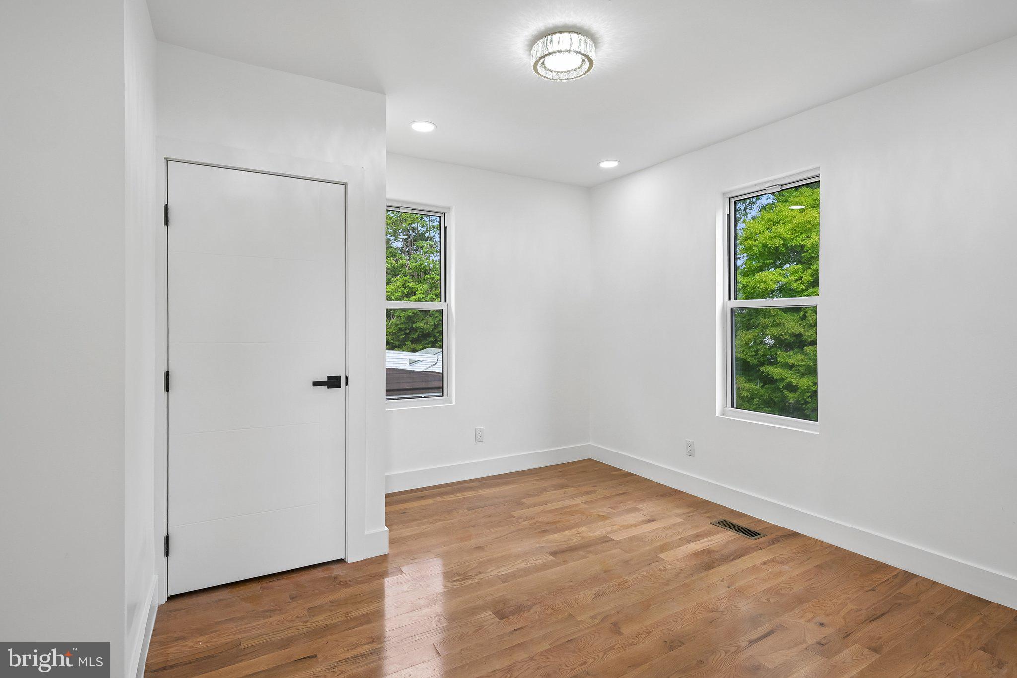 LANSDOWNE - Residential