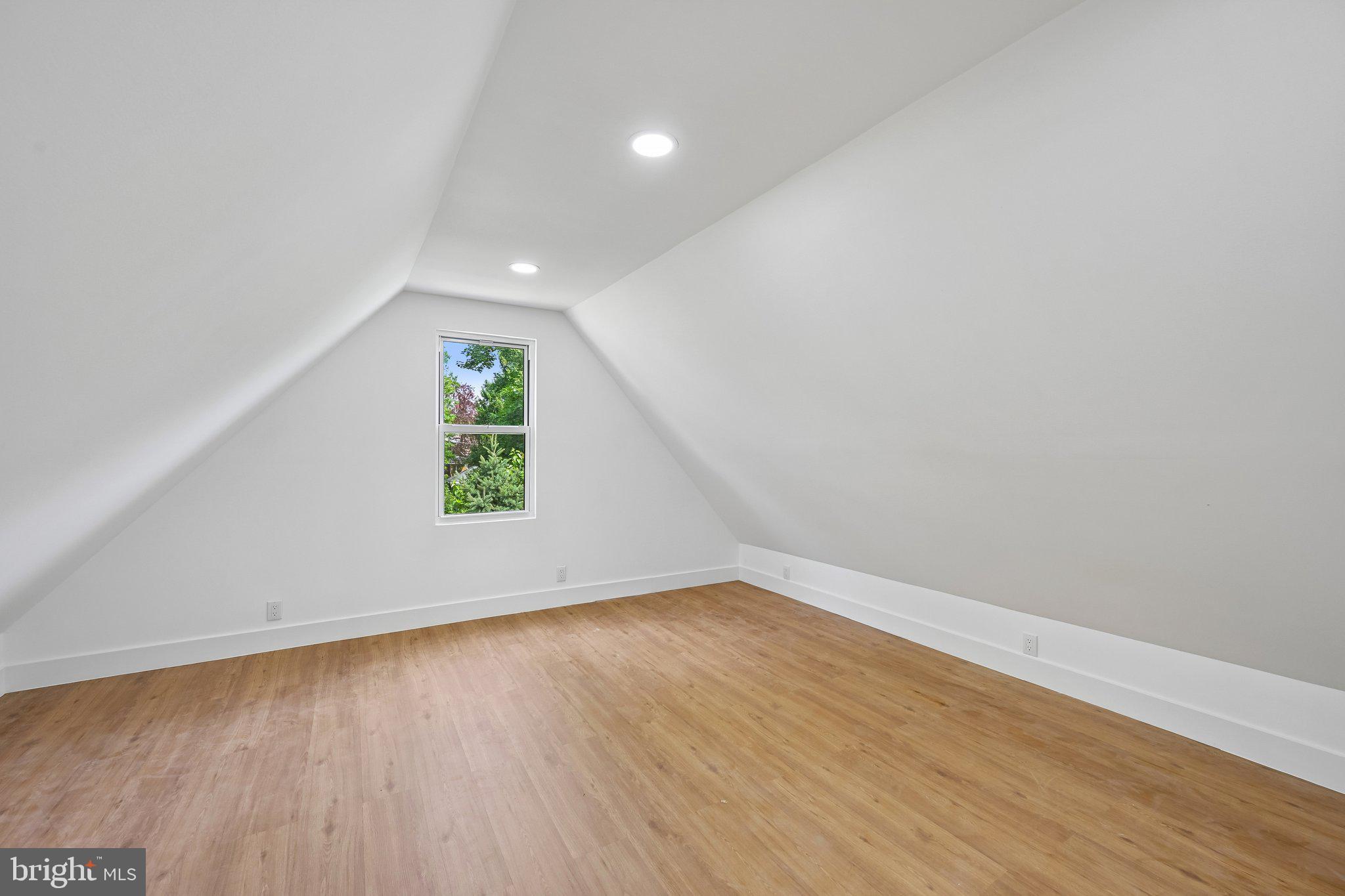 LANSDOWNE - Residential