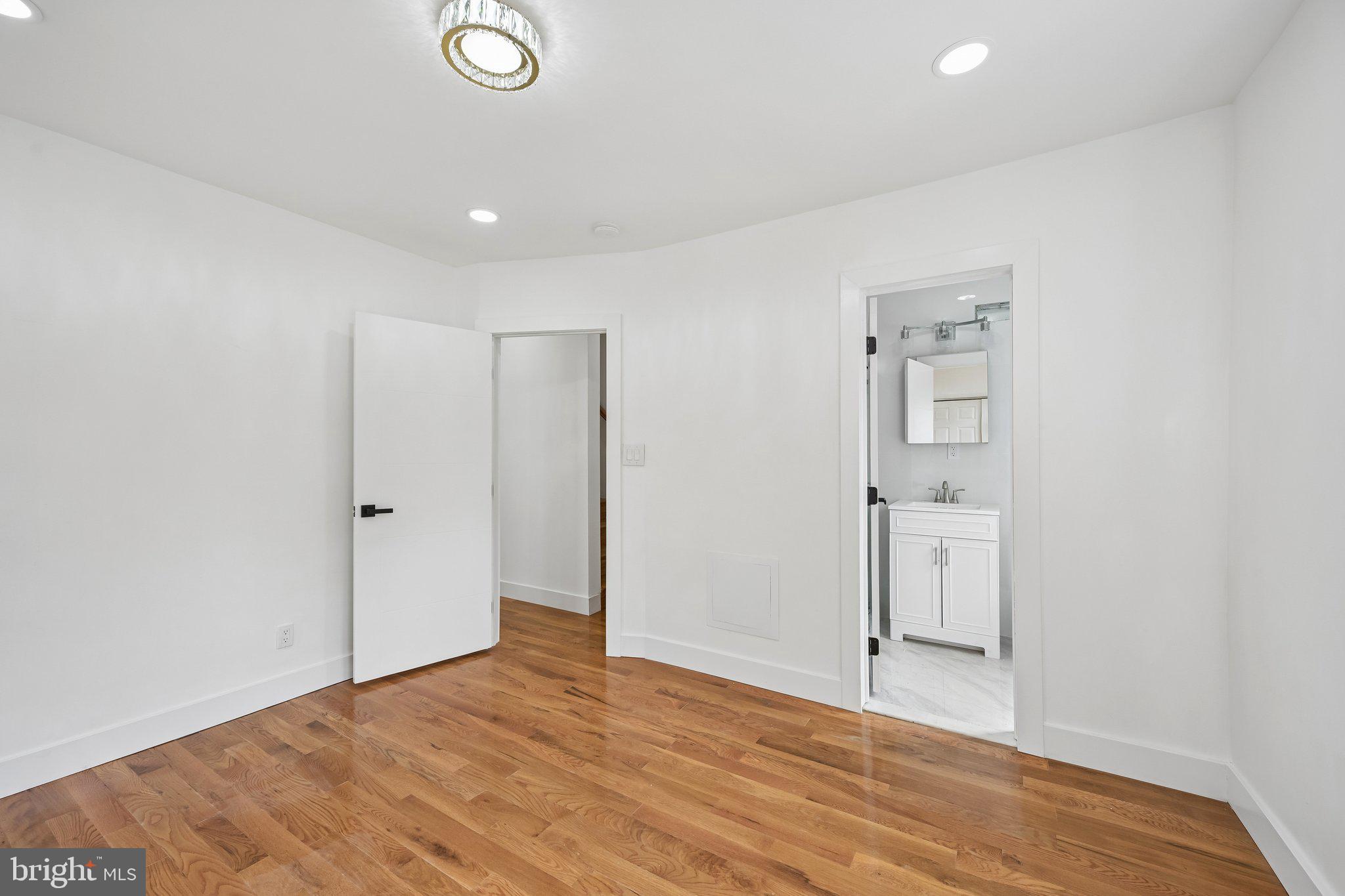 LANSDOWNE - Residential