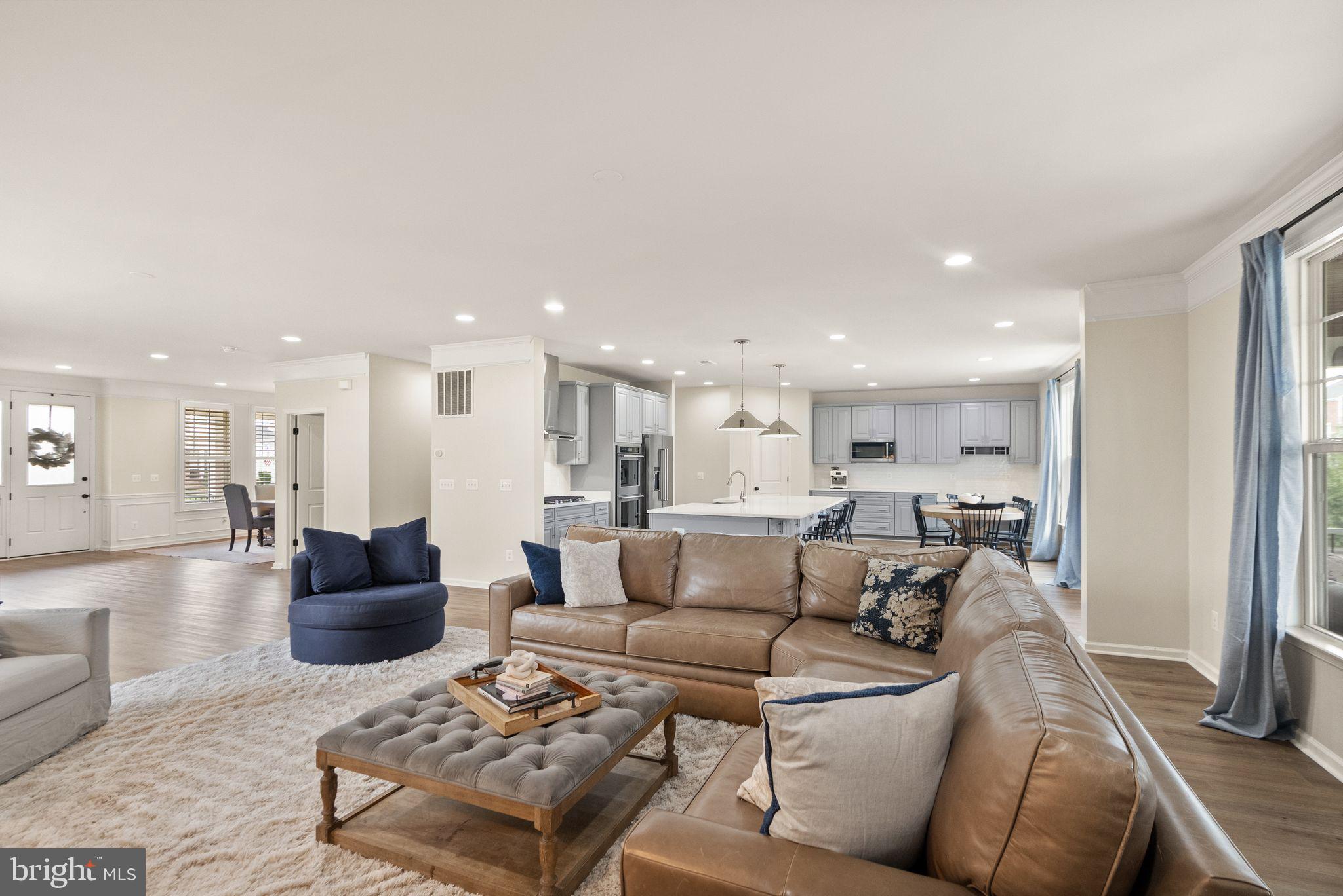 MEADOWBROOK - Residential