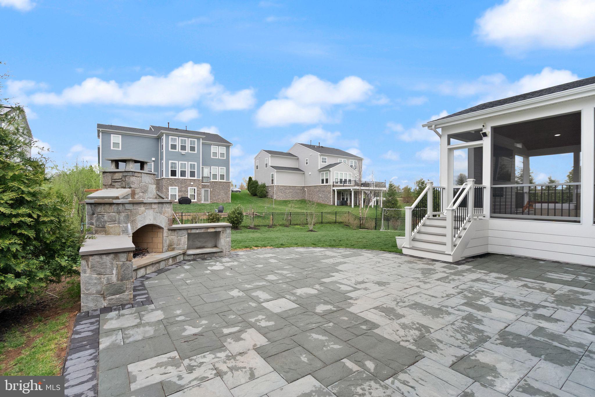 MEADOWBROOK - Residential