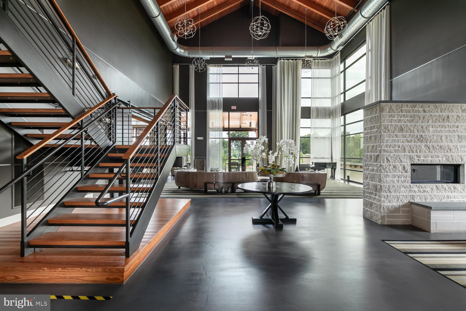 ONE LOUDOUN - Residential