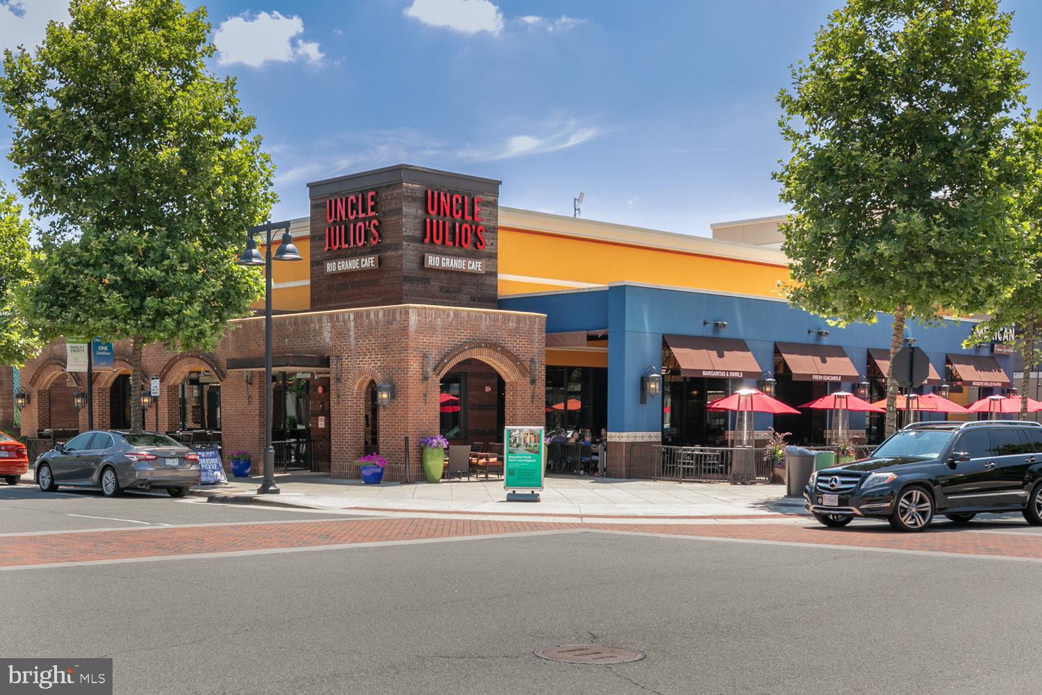 ONE LOUDOUN - Residential