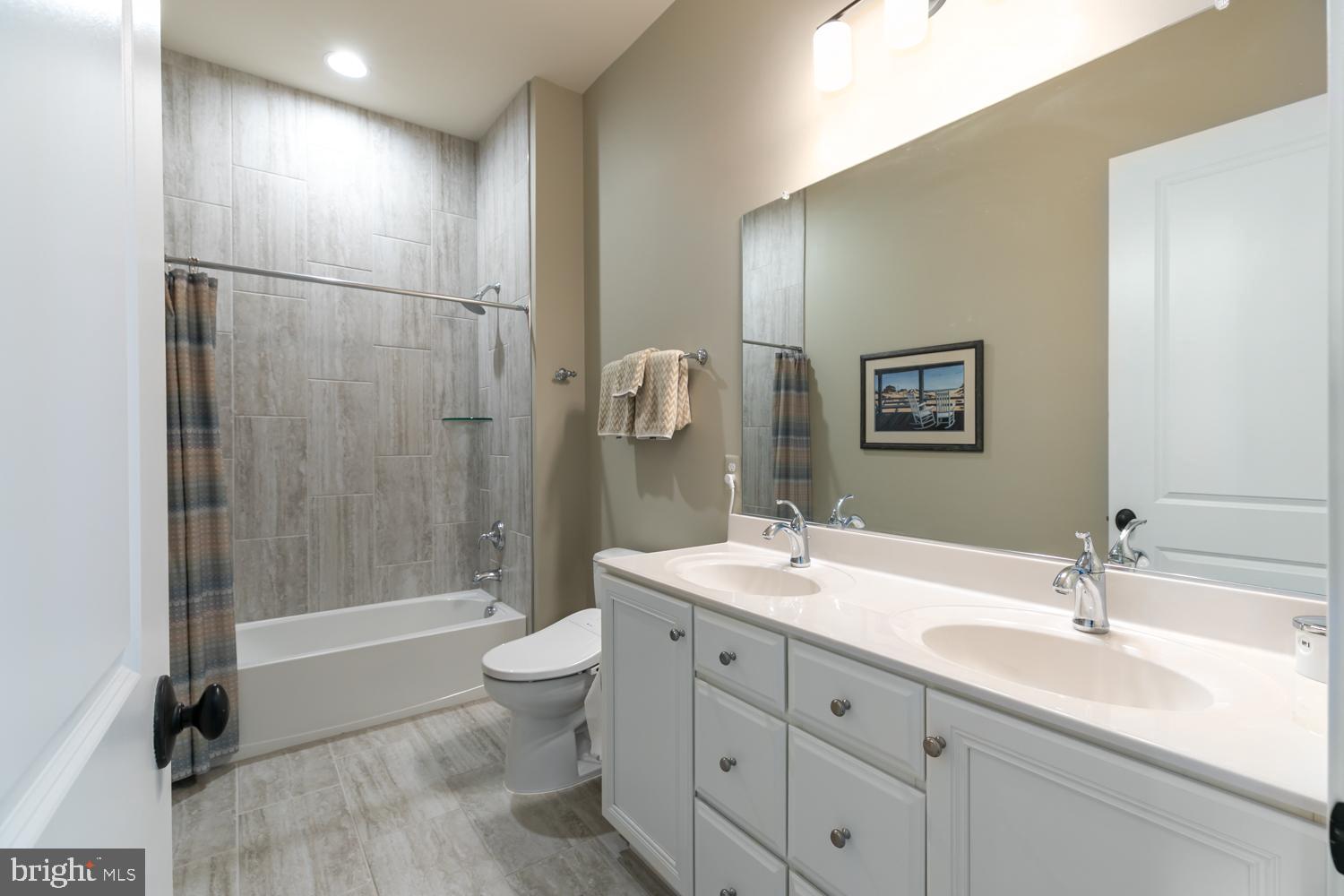 ONE LOUDOUN - Residential