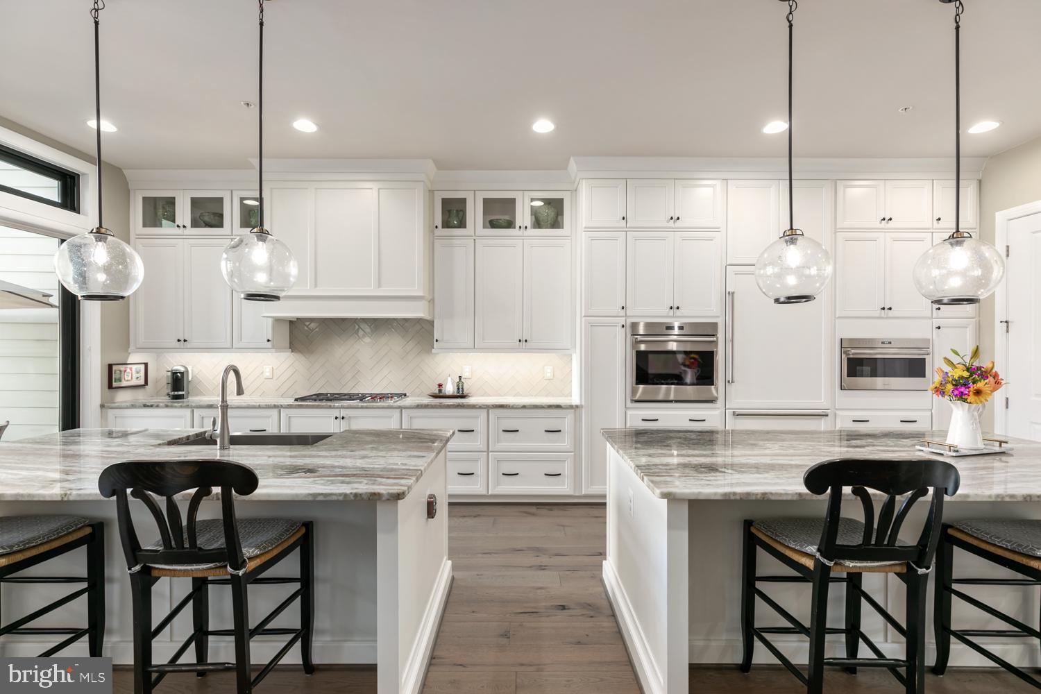 ONE LOUDOUN - Residential