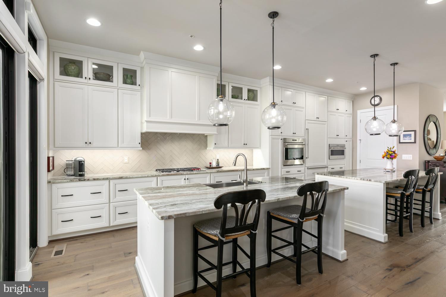 ONE LOUDOUN - Residential